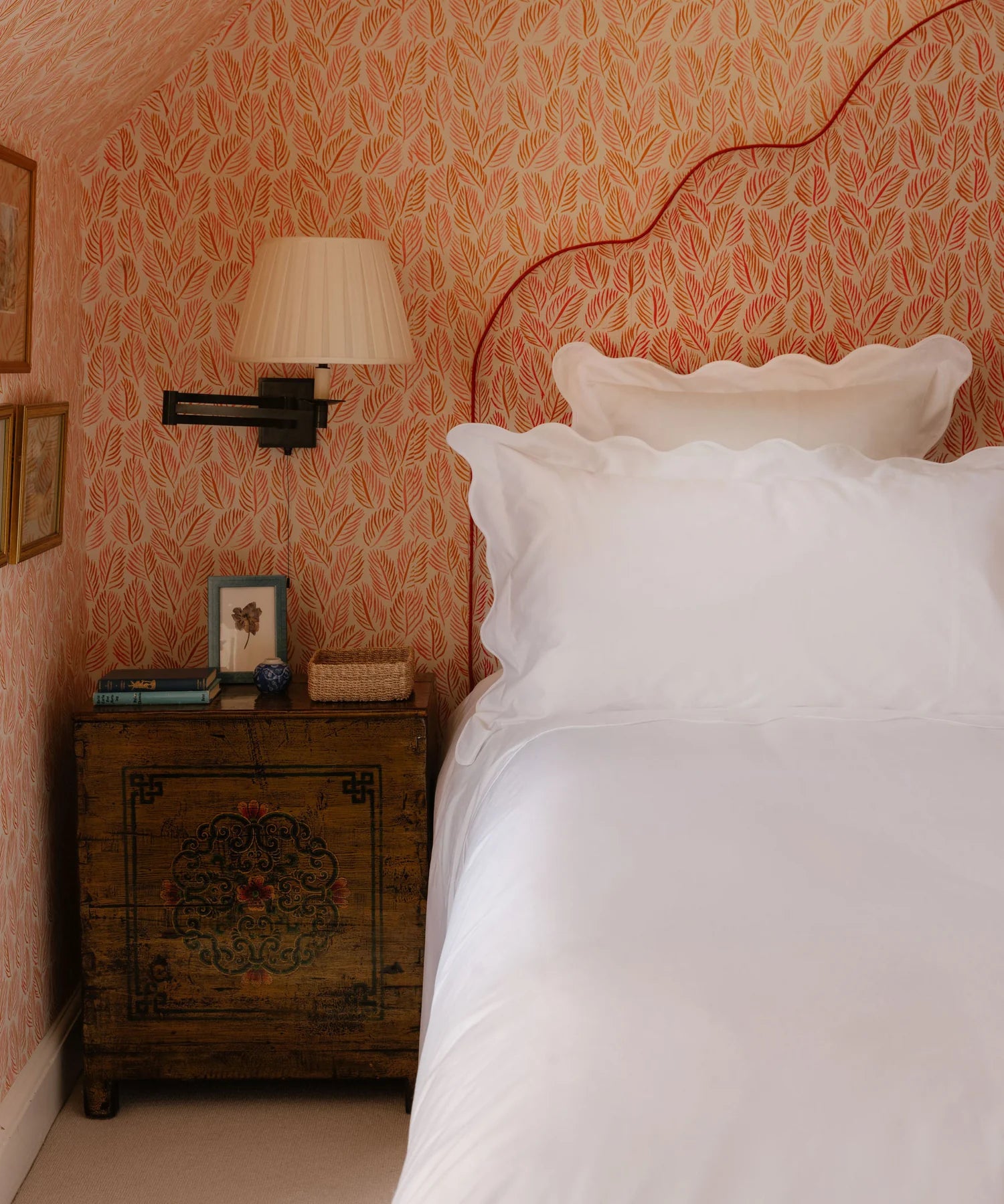 Alexandra Wavy Scalloped Bed Linen, White, Bedroom Lifestyle