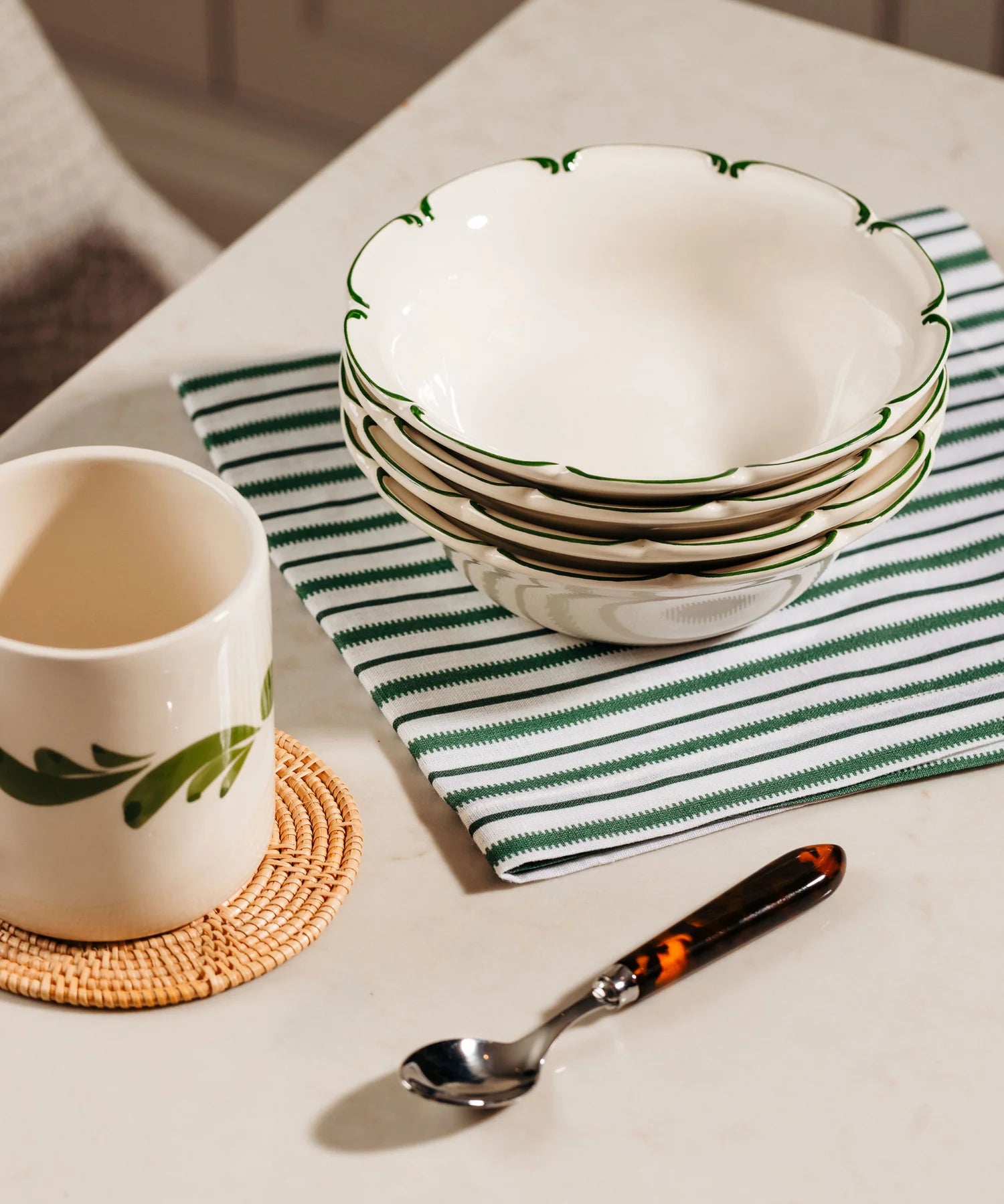 Set of 4 Olivia Scalloped Cereal Bowls, Green Filet, with Victoria Linens