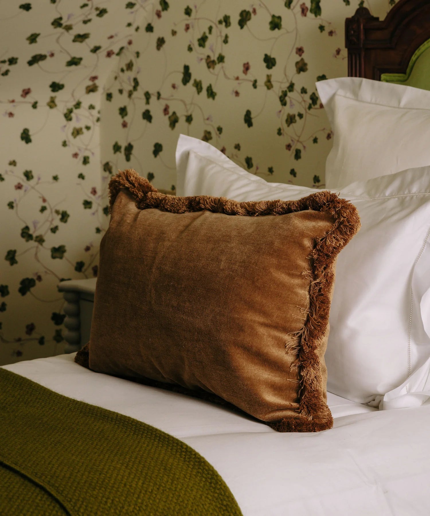 Porto Hemstitch Bed Linen, Straw, with Lola Cushion