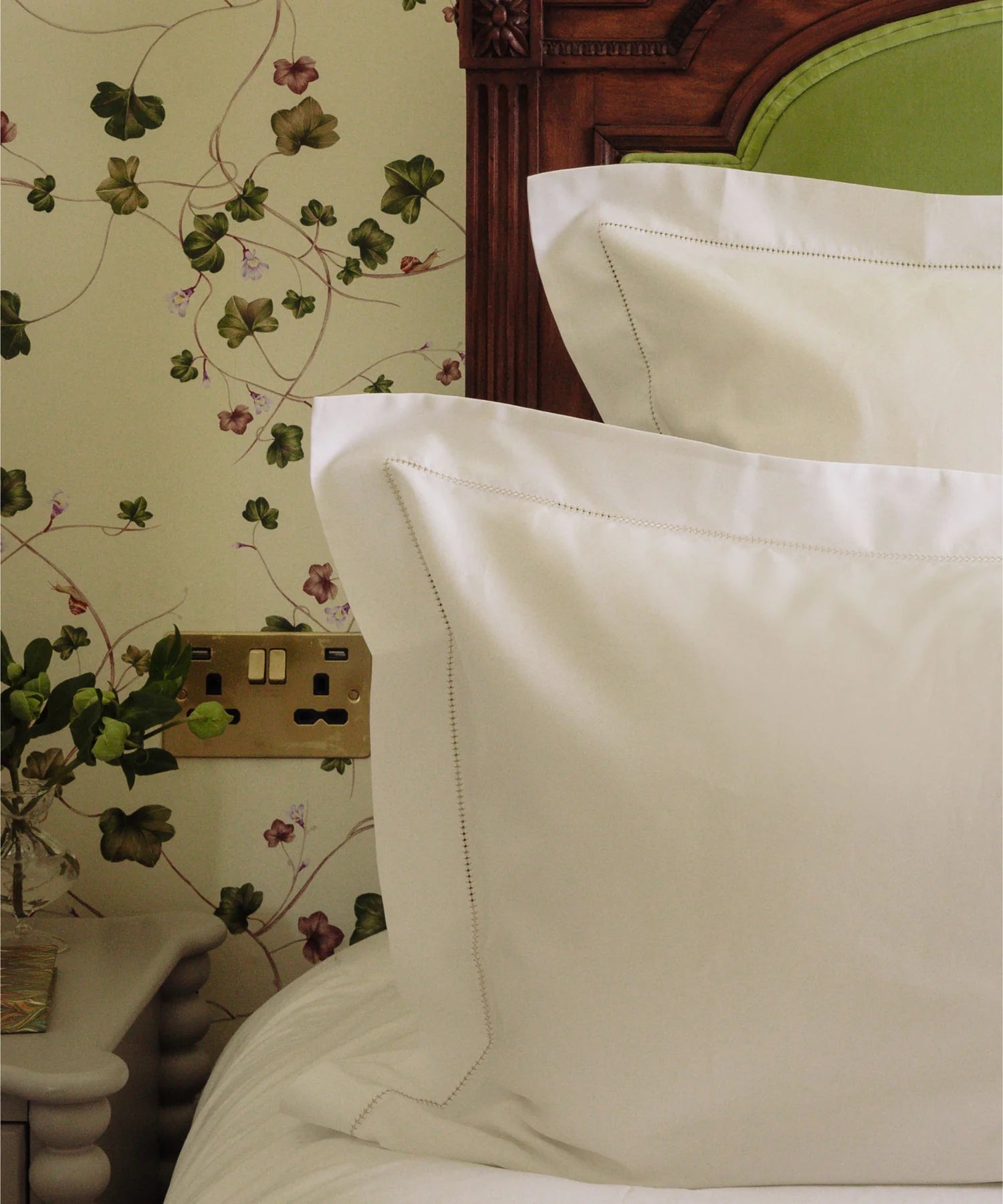 Porto Hemstitch Pillowcases, Straw, Lifestyle