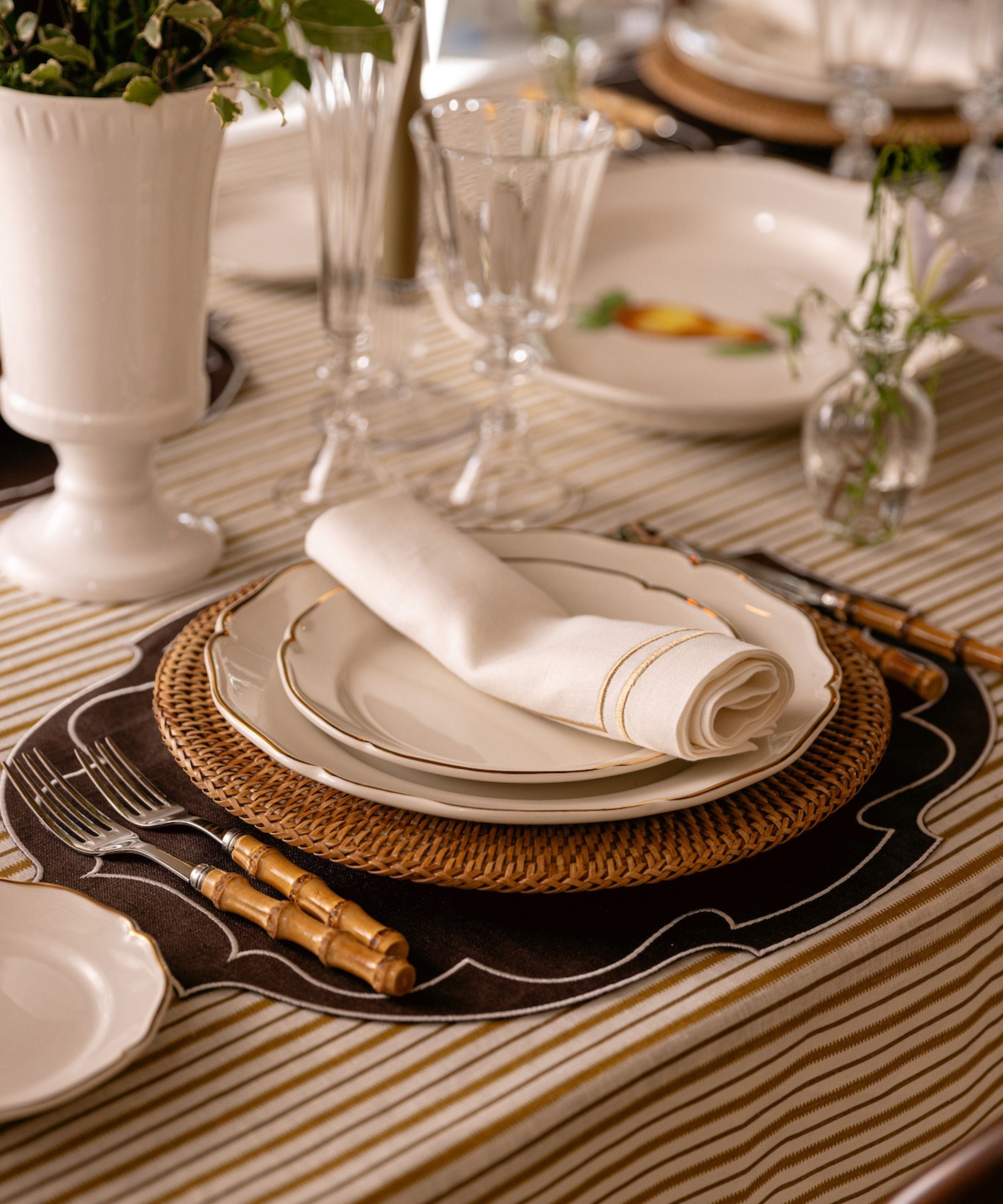 Rebecca Udall Madeleine Side Plate, Gold Filet with the Francesca Placemat
