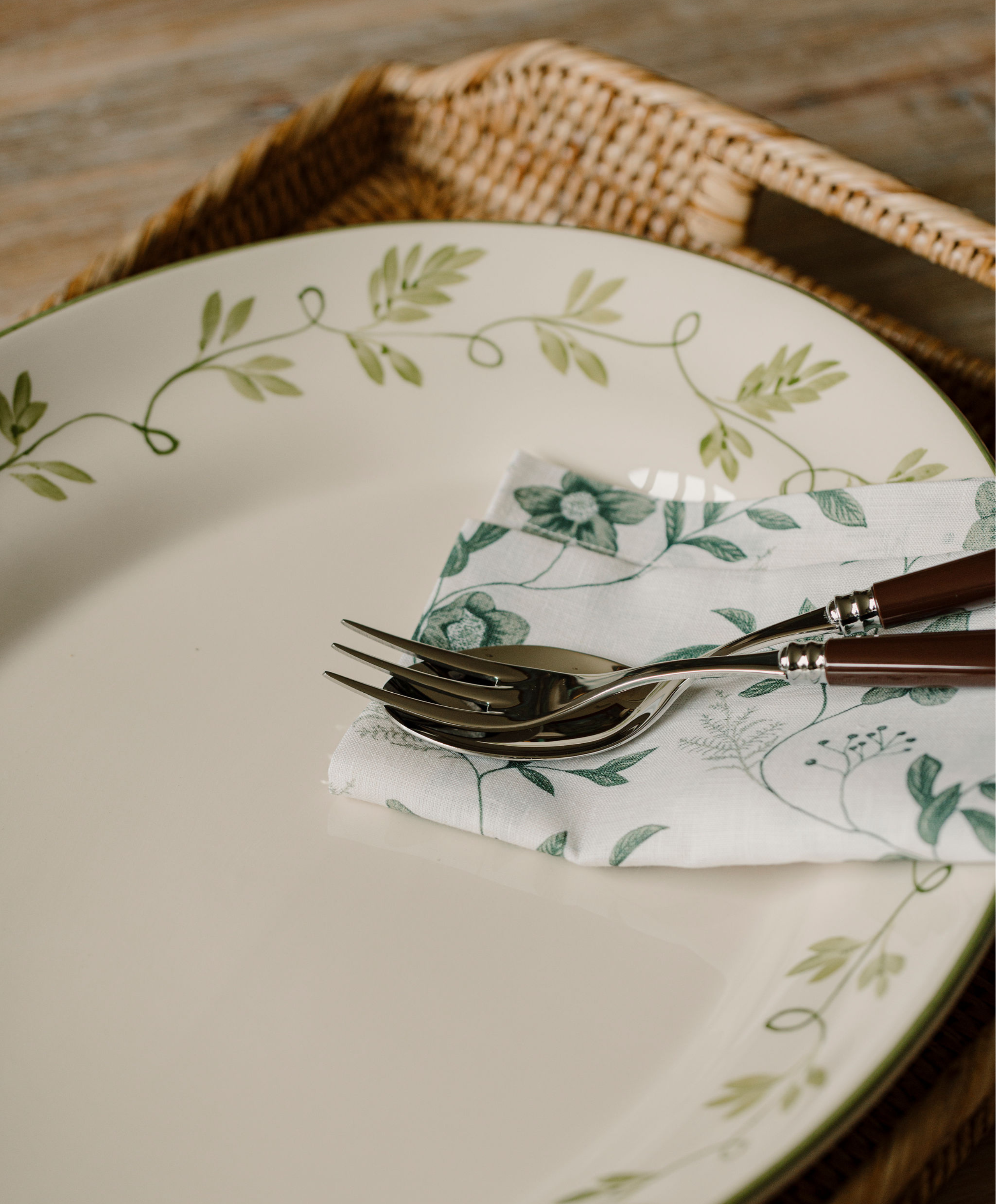 Rebecca Udall Ava Platter, Green with Classic Cutlery