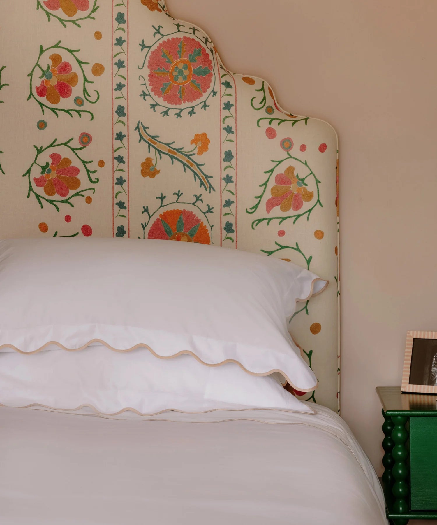 Pair of Alexandra Wavy Scalloped Pilllowcases, Plaster Pink, Pillowcase Detail