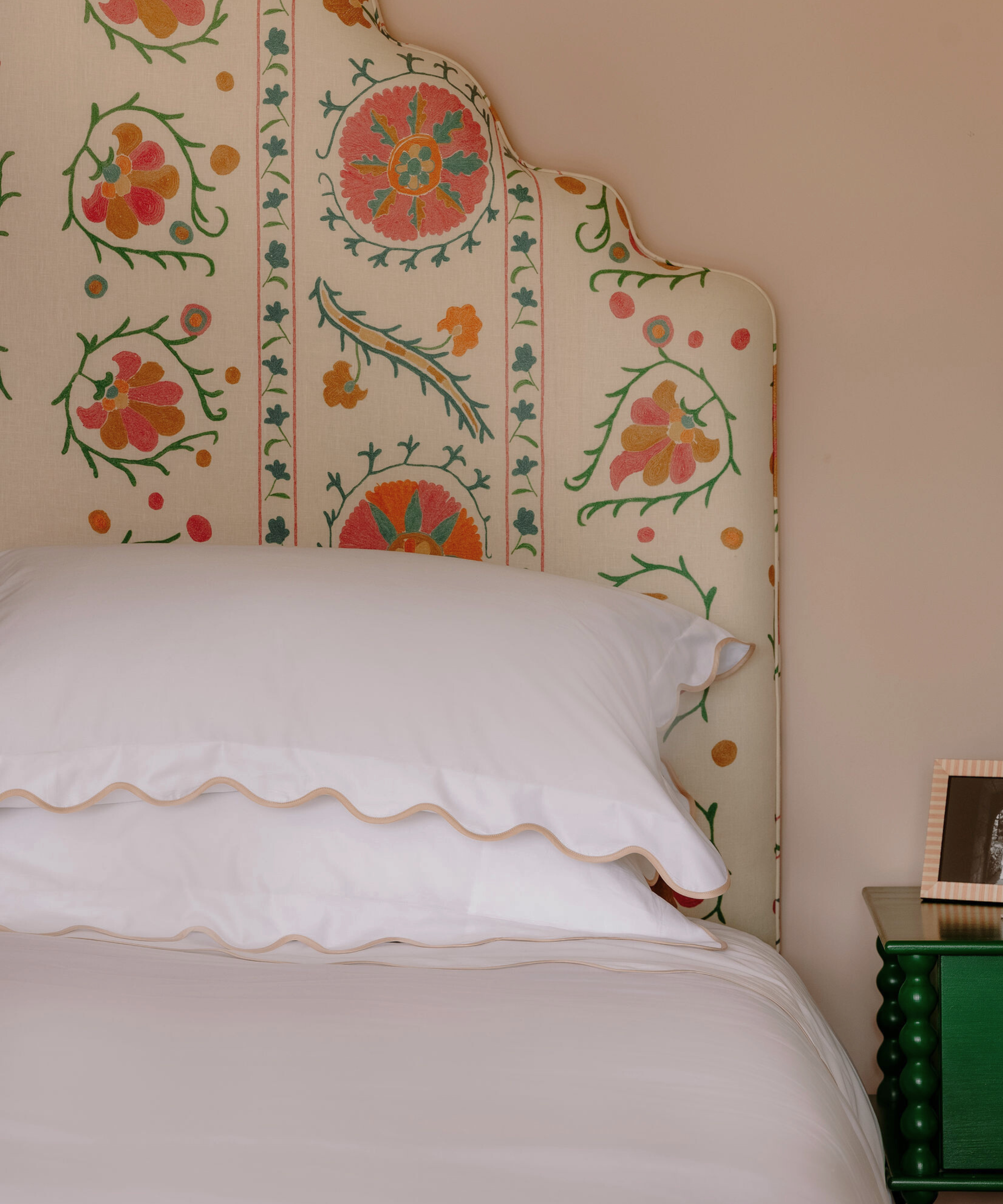 Alexandra Wavy Scalloped Bed Linen, Plaster Pink, Detail