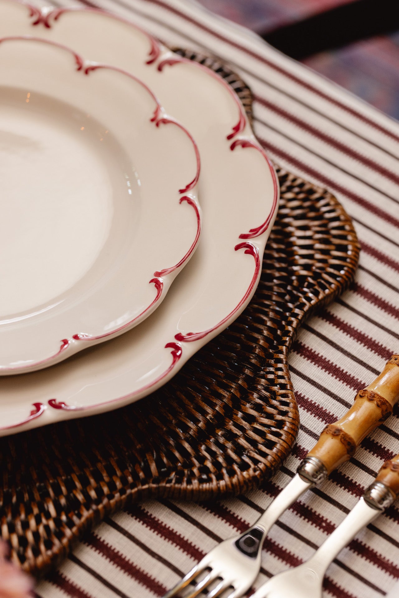 Olivia Scalloped Crockery, Raspberry Filet, with Scalloped Placemat