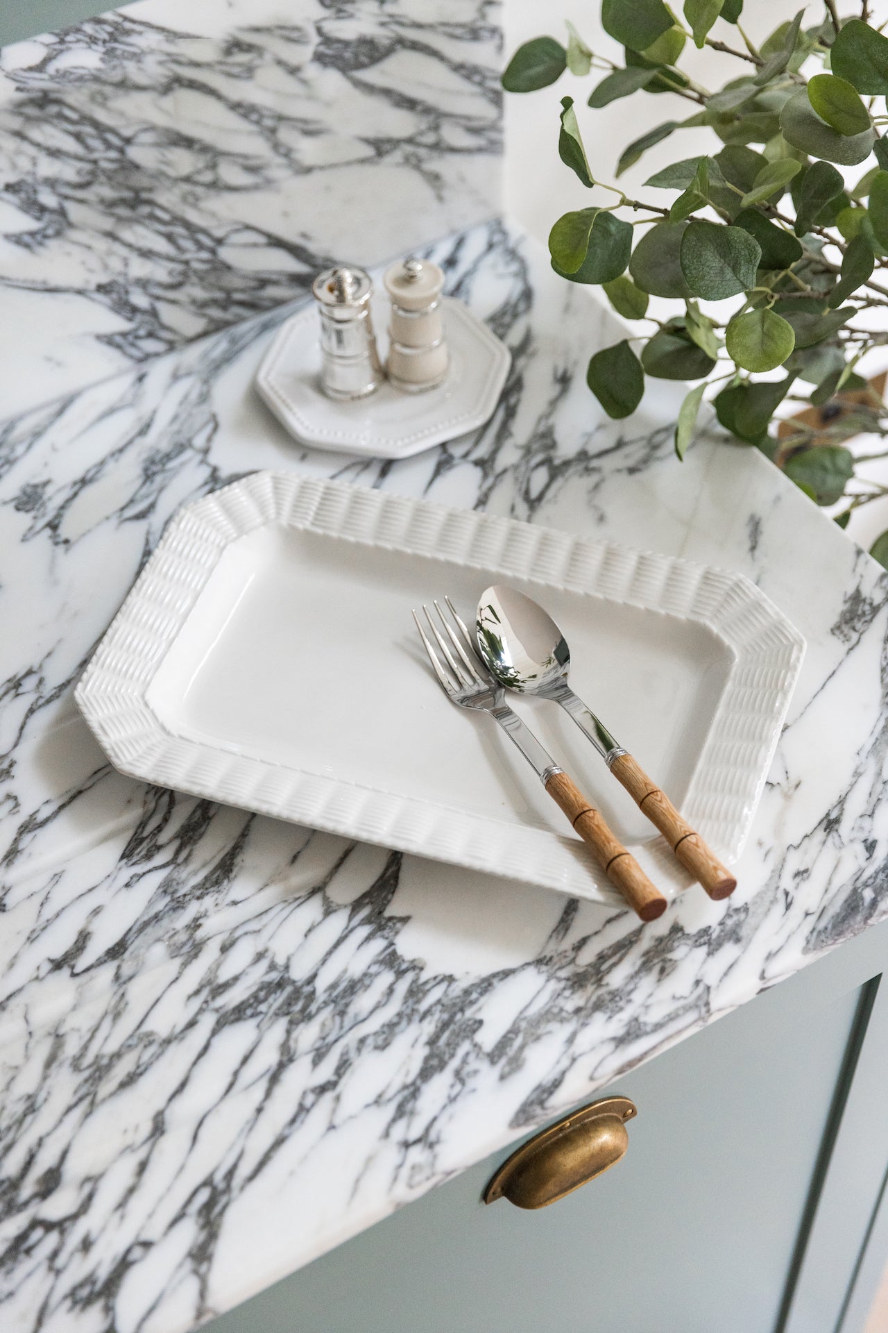 Rebecca Udall Natural Wood Serving Set with the Silver Ivorine Salt and Pepper Mills