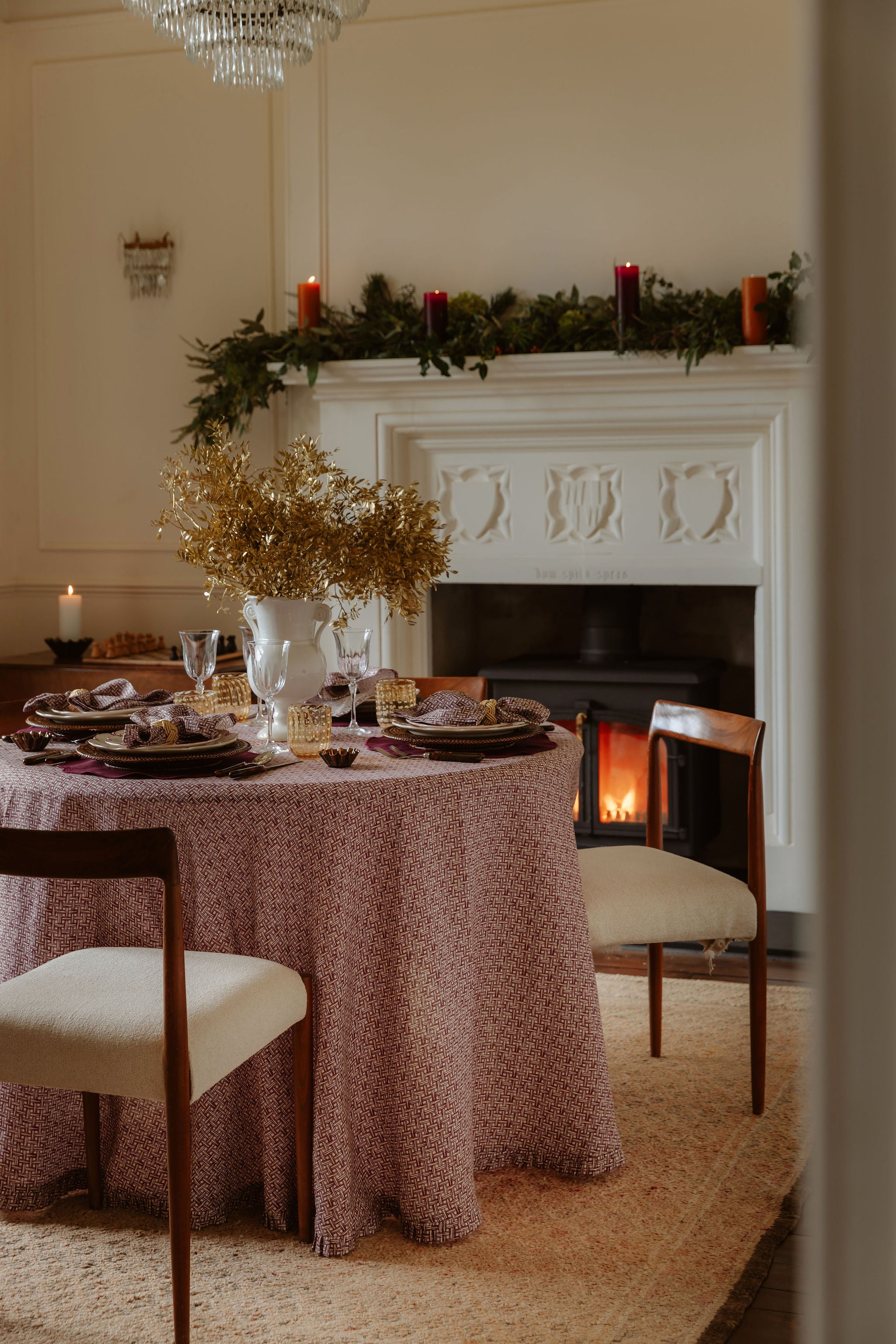 Set of 4 Martha Linen Placemats, Burgundy, Table Lifestyle