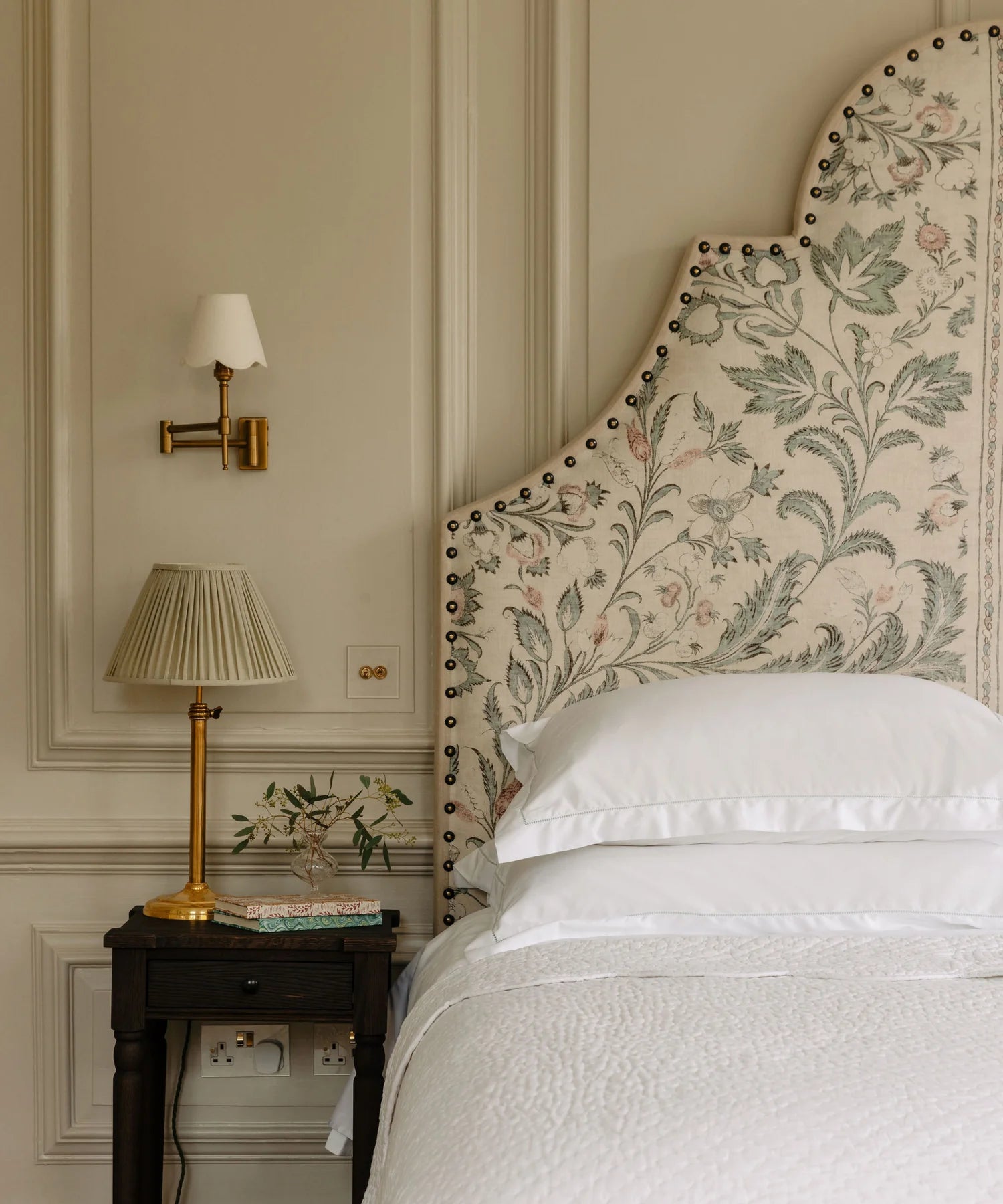 Porto Hemstitch Bed Linen, Frost Green, Bedroom Lifestyle