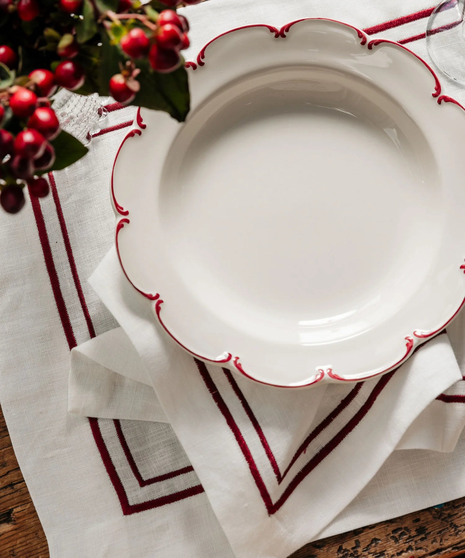 Set of 4 Olivia Scalloped Pasta Bowls, Raspberry Filet