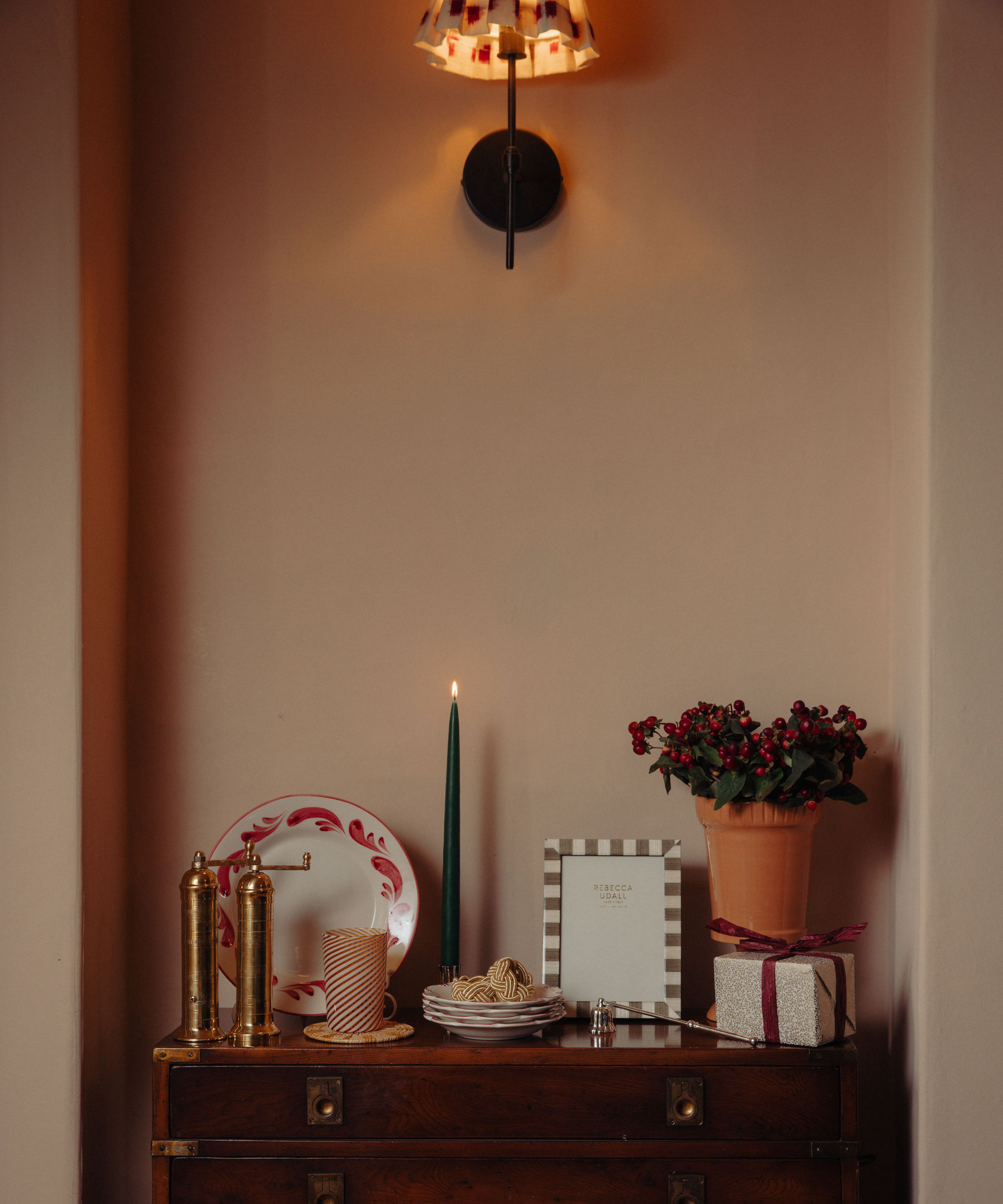 Celia Crockery, Raspberry