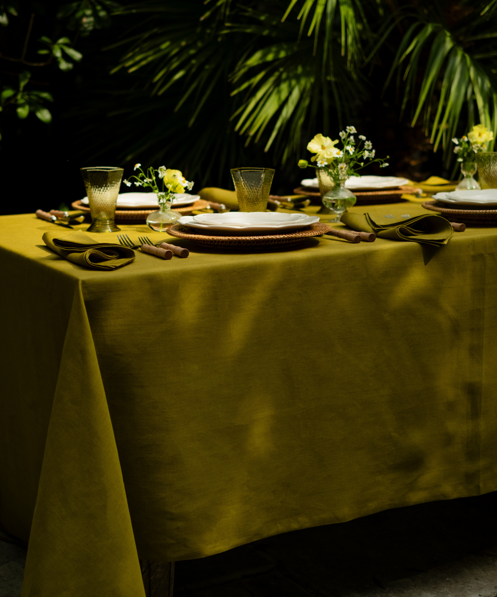 Classic Linen Table Linens, Chartreuse, Lifestyle