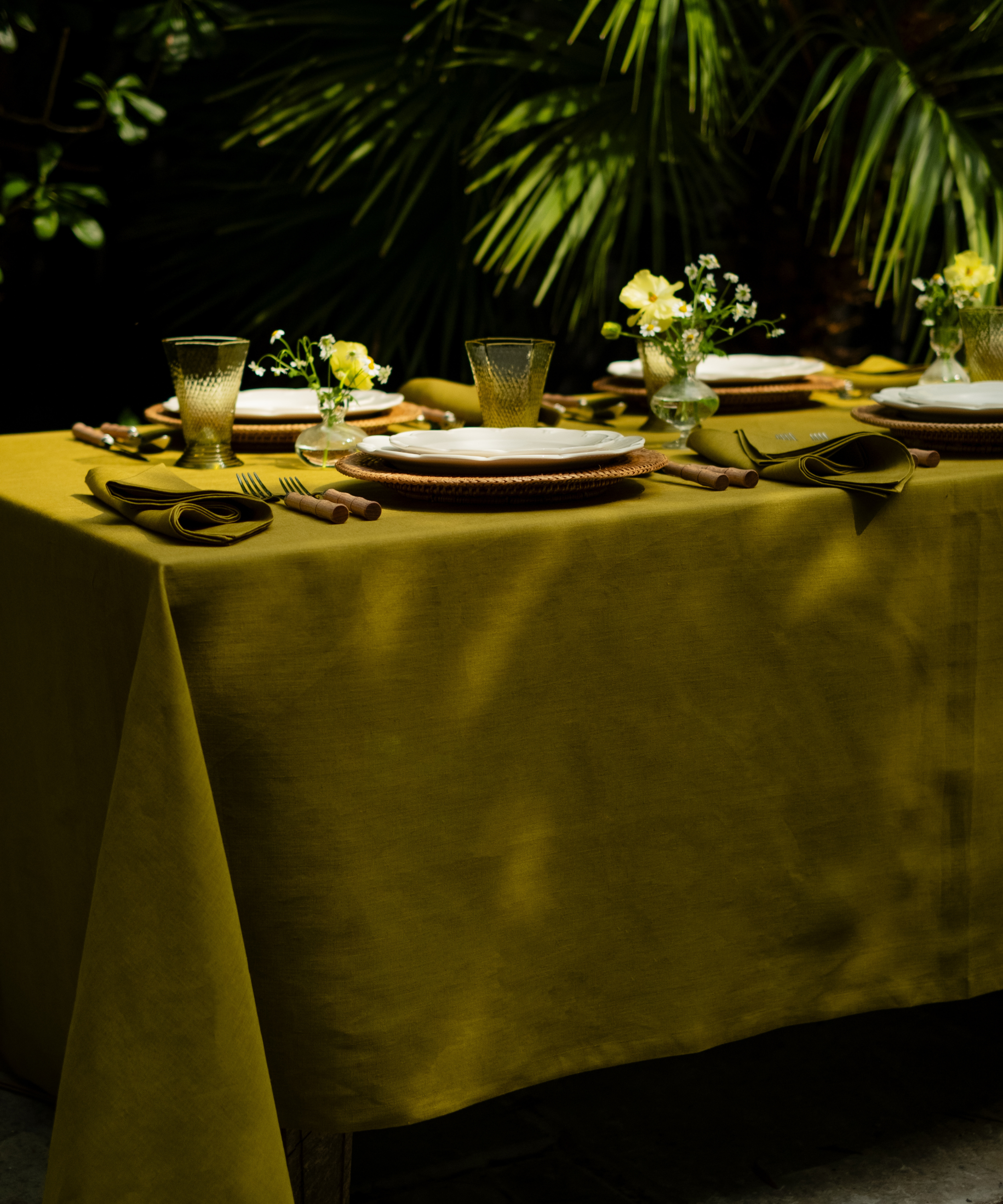Classic Linen Table Linens, Chartreuse, Lifestyle