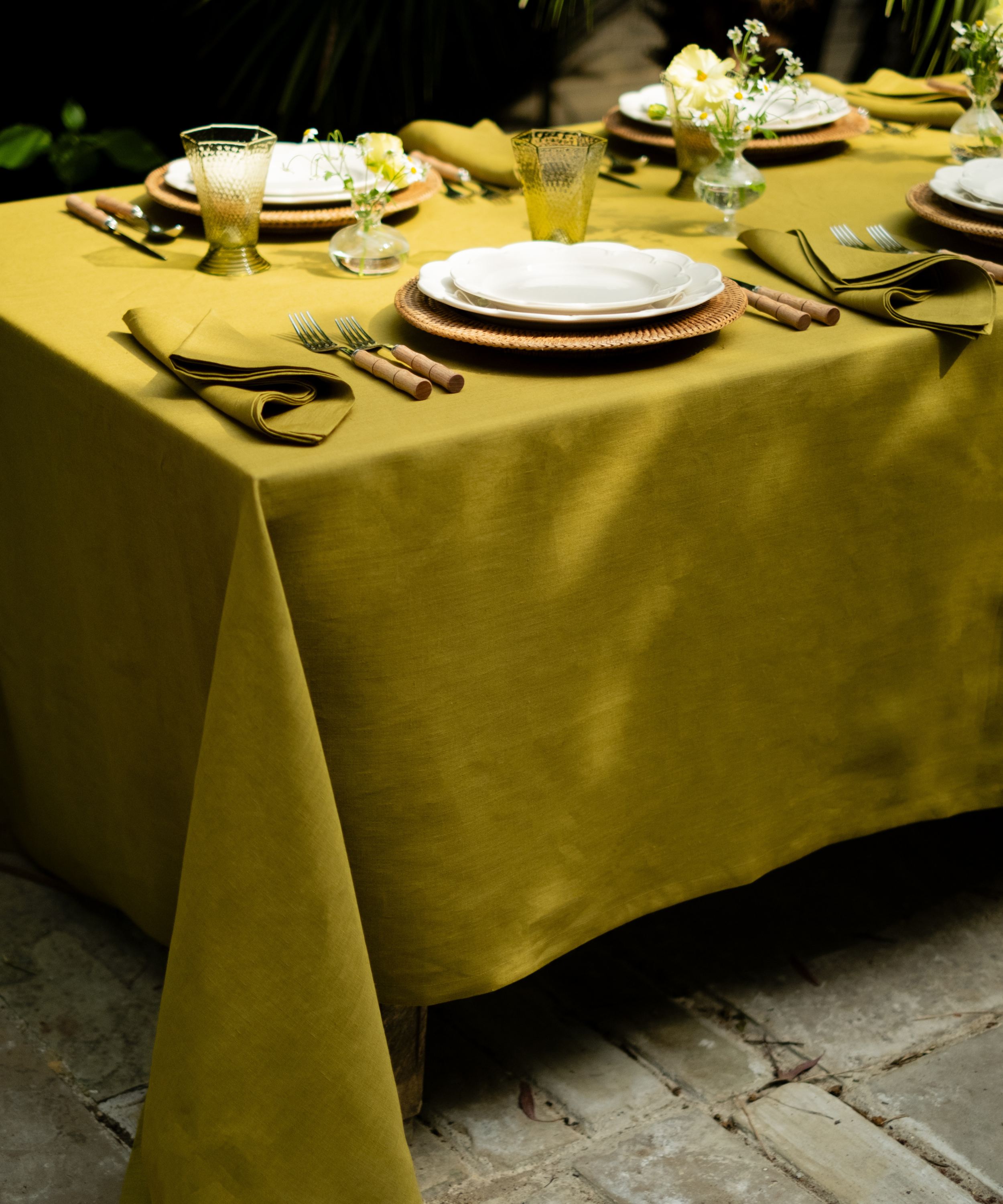 Classic Linen Table Linens, Chartreuse, Al Fresco Dining