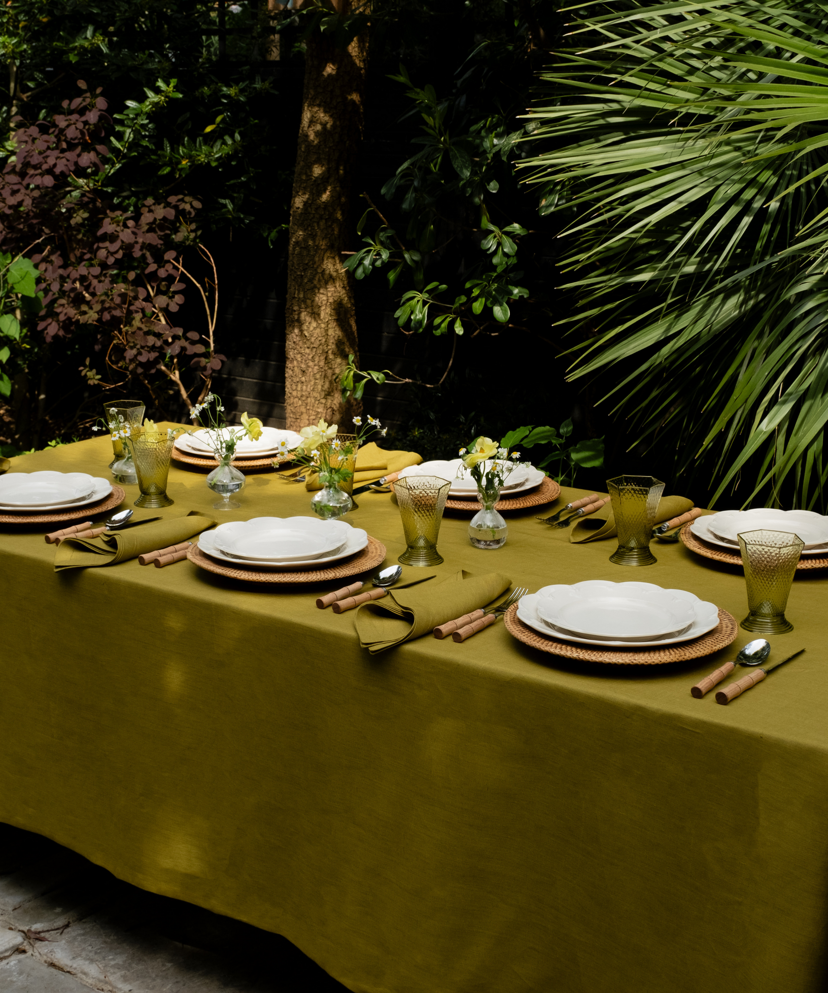 Classic Linen Table Linens, Chartreuse, Rattan Chargers