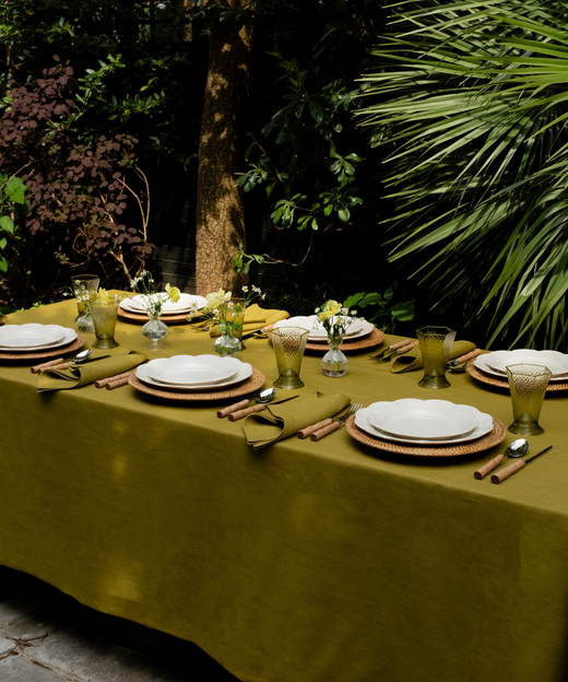 Classic Linen Table Linens, Chartreuse, Rattan Chargers