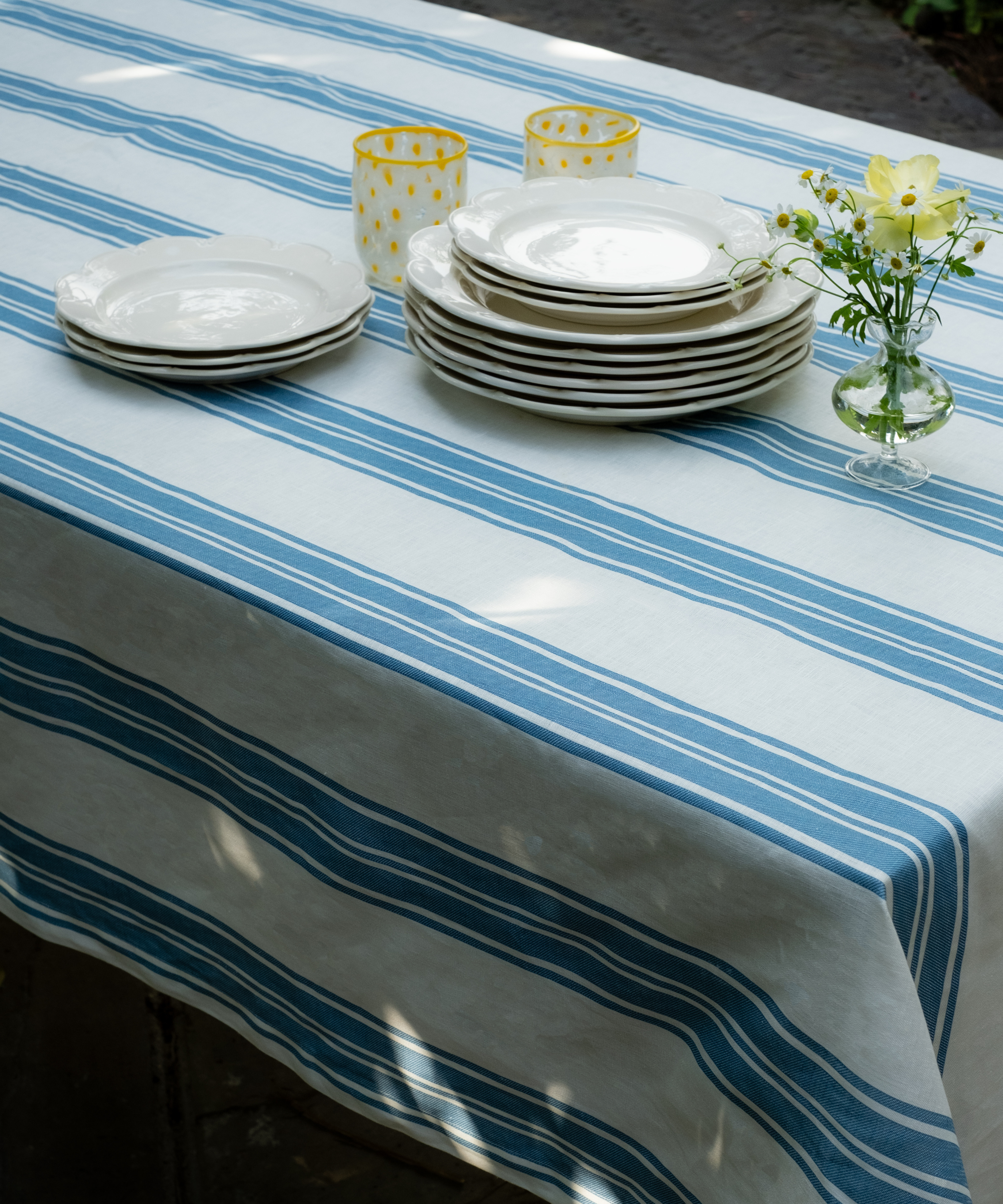 Daisy Millefiori Murano Glass Tumbler, with Colette Tablecloth, Harbour Blue