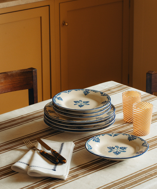 Eleanor Crockery, Blue