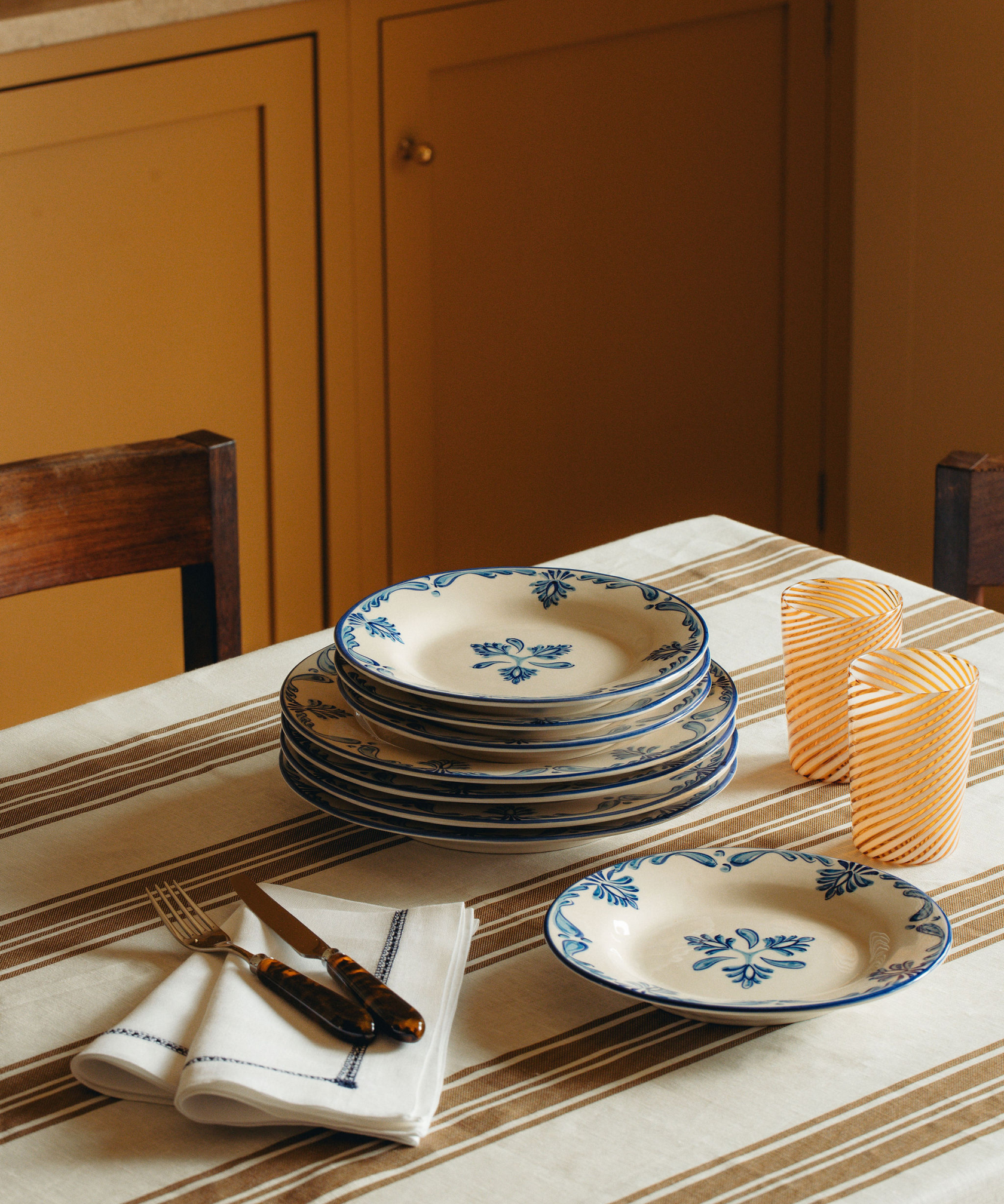 Eleanor Dinner Plate, Blue