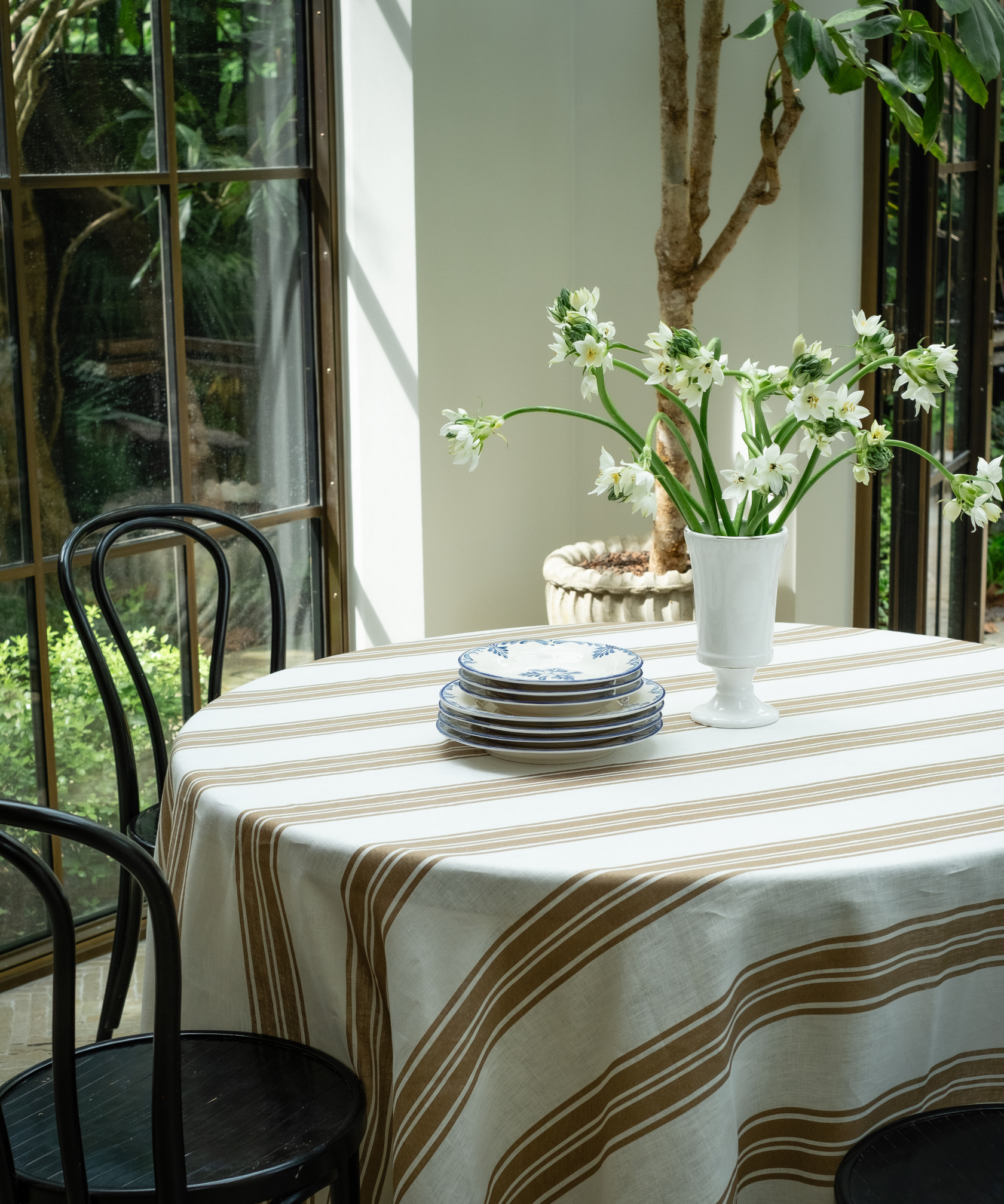 Eleanor Dinner Plate, Blue