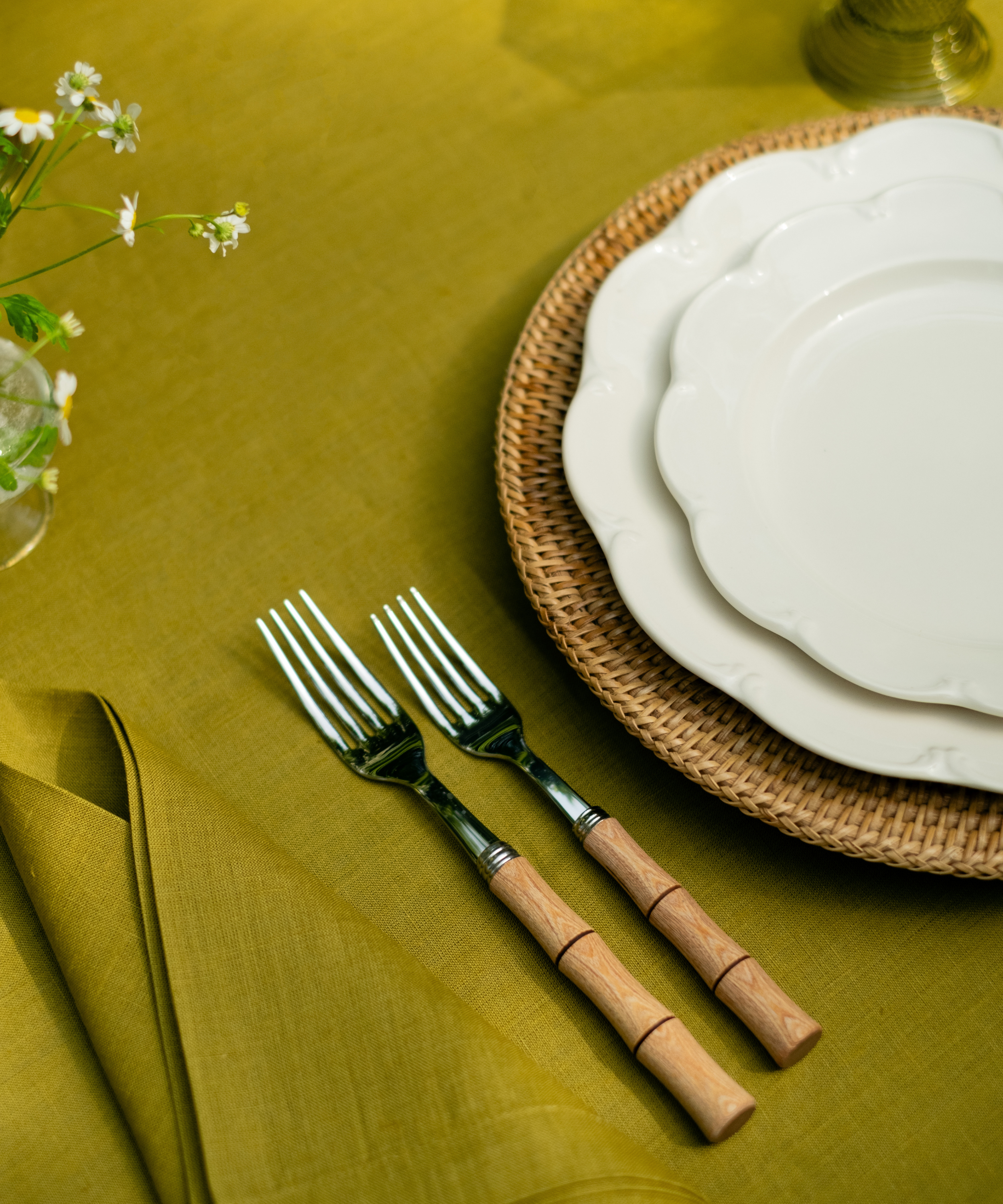 Olivia Scalloped Crockery, White