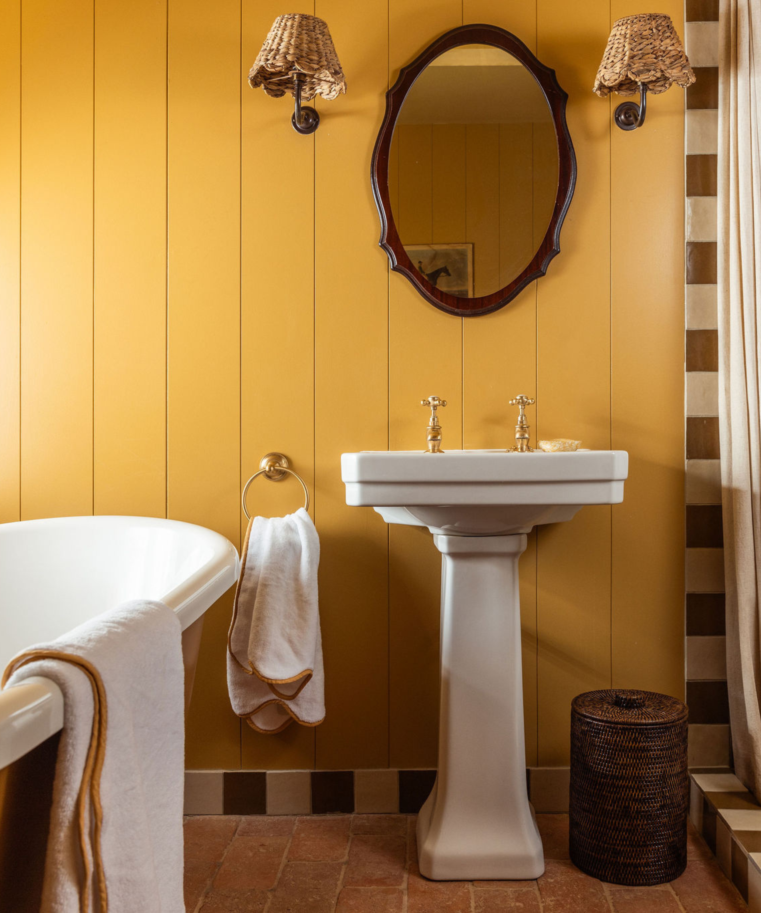 Amelia Scalloped Bath Sheet, Mustard