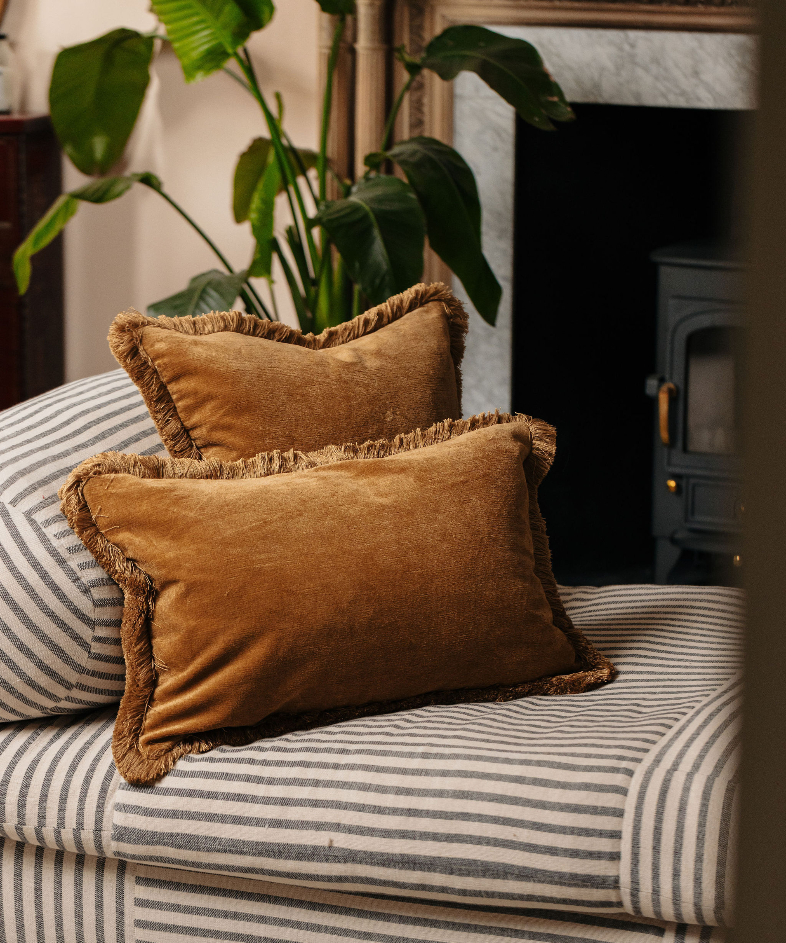 Rebecca Udall Lola Brushed Fringe Linen Velvet Cushion, Classic Rectangular, Nougat, with Lola Square Cushion, Lifestyle