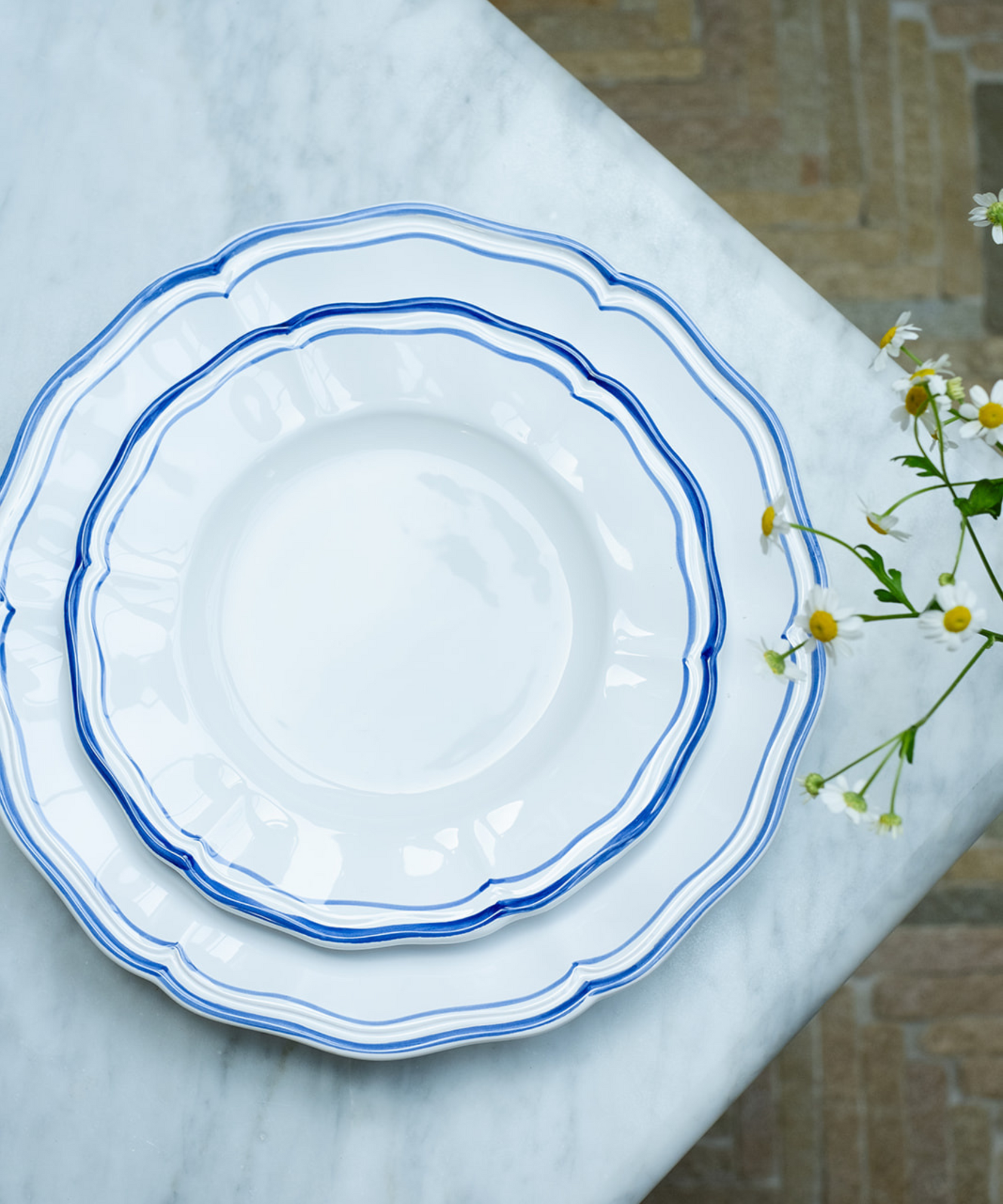 Set of 4 Zita Scalloped Dessert Plates, Marine Blue, Outdoor Dining