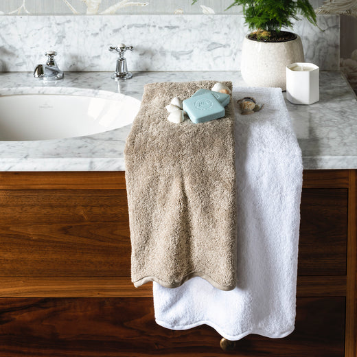 Luxury scalloped Egyptian cotton Custom Scalloped Bath towel