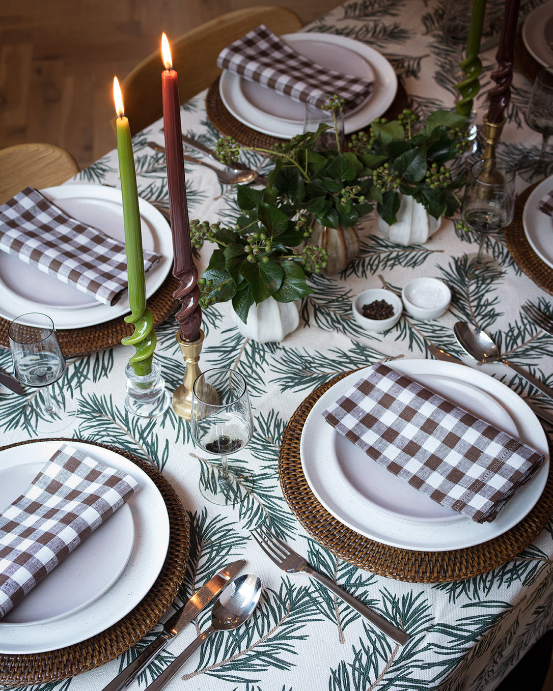 Christmas Table Setting with Sarah Tomczak, Editor of Red Magazine