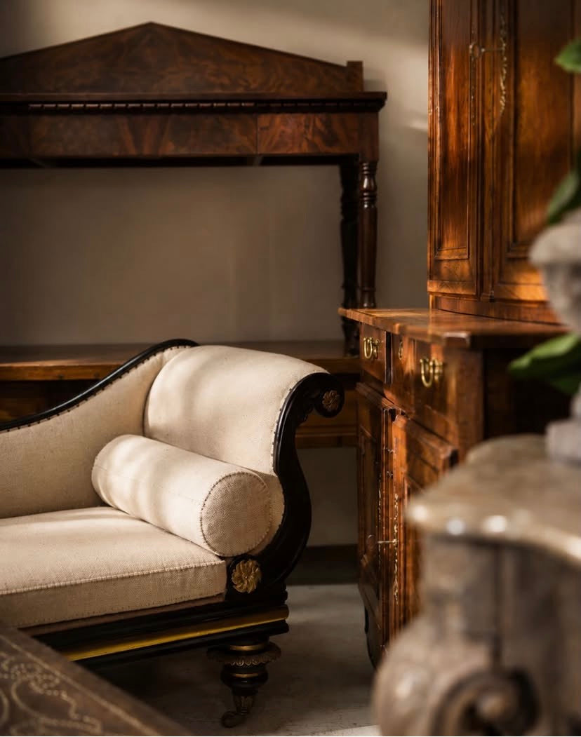 Antiques Anthology | Lee Wright