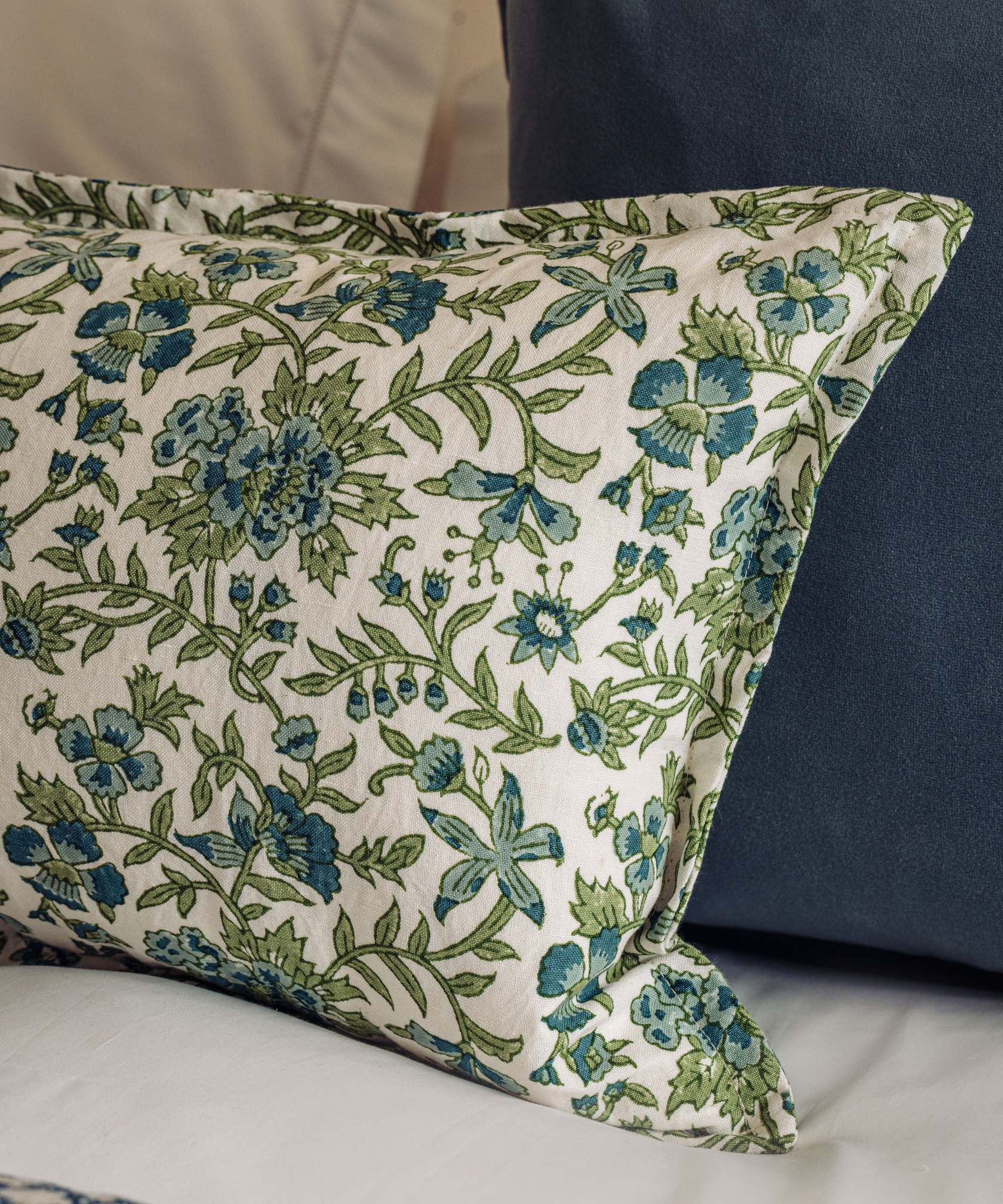 Imogen Cushion, Lifestyle