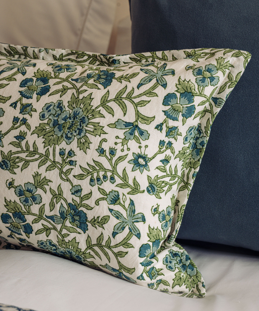 Imogen Cushion, Lifestyle