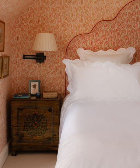 Alexandra Wavy Scalloped Bed Linen, White