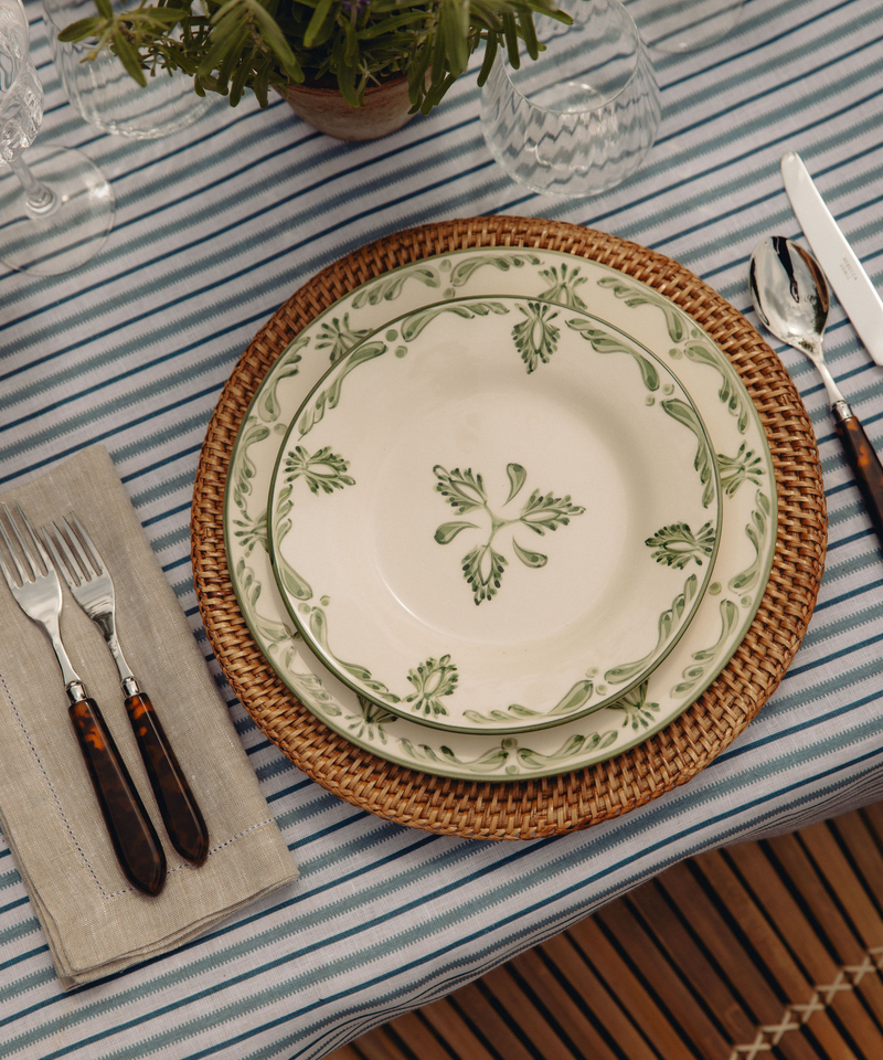 Rebecca Udall Eleanor Dinner Plate Green with Classic Cutlery Set, Tortoiseshell