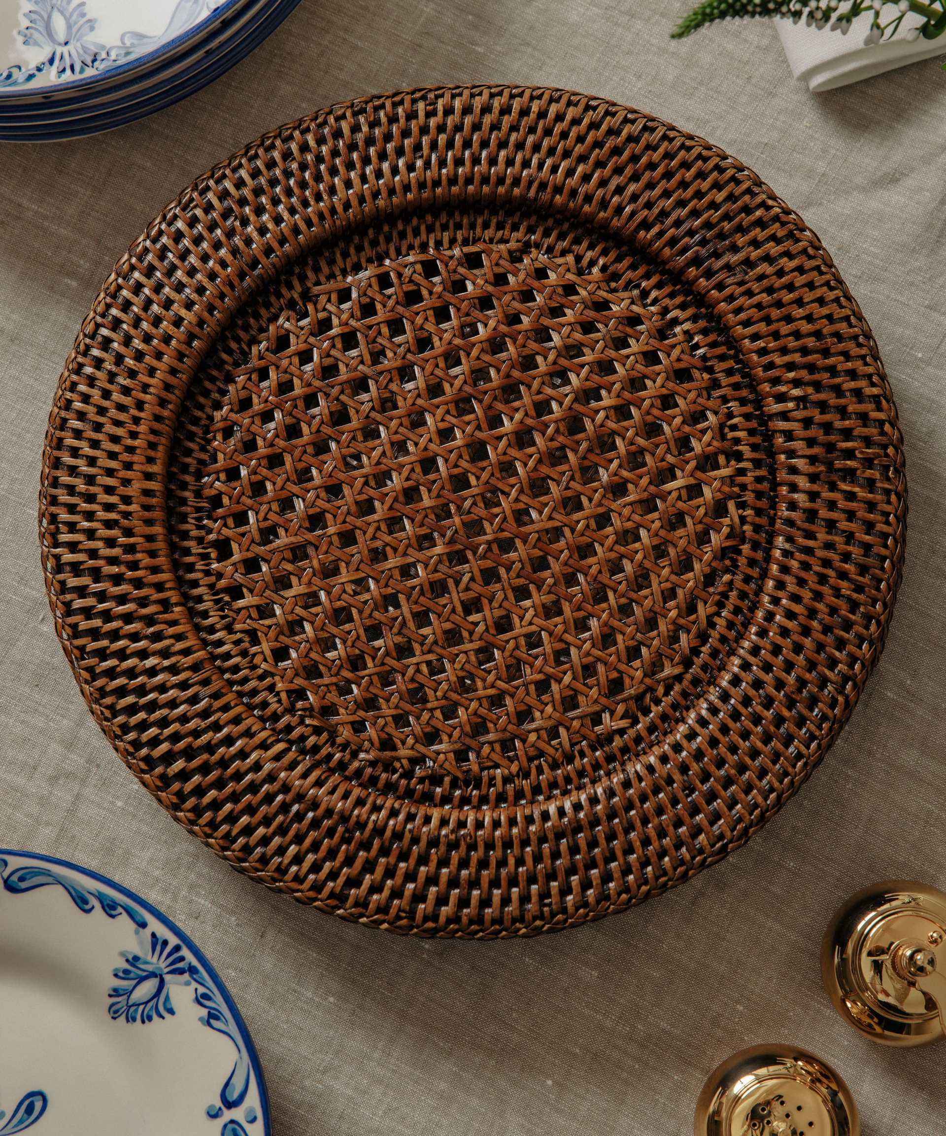 Rattan Charger