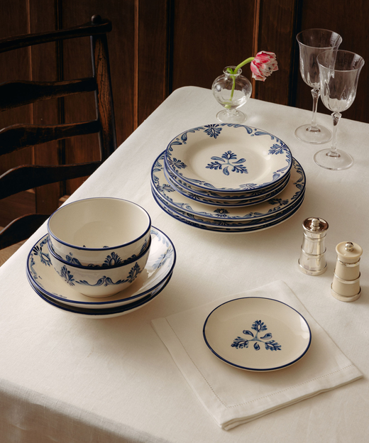 Eleanor Crockery, Blue