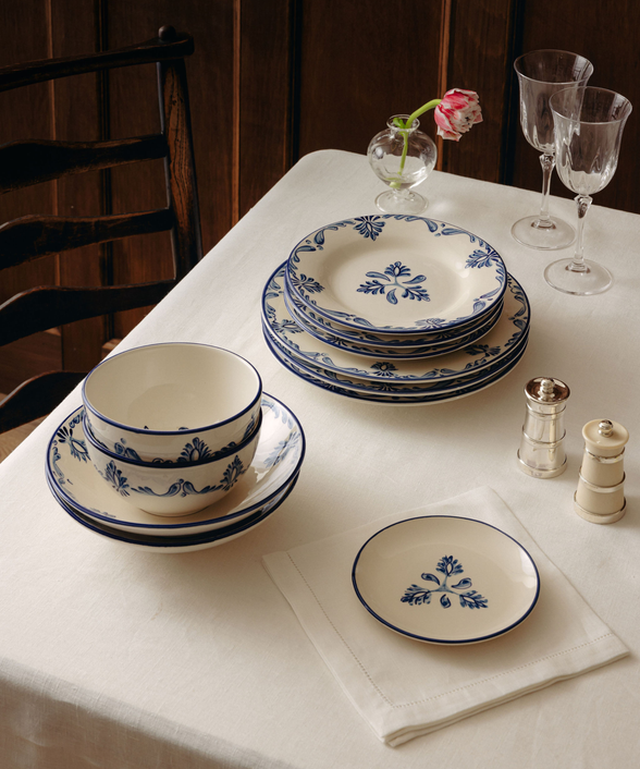 Eleanor Crockery, Blue