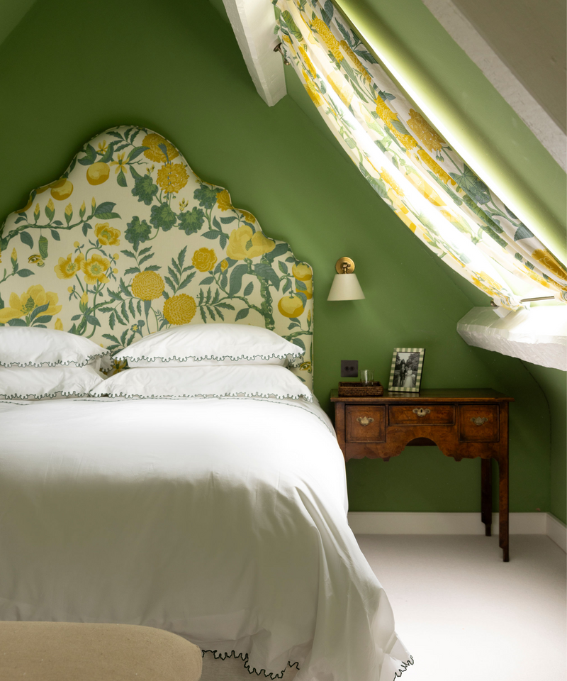 Rebecca Udall Thea Scalloped Bed Linen, Fern Green, Bedroom Lifestyle