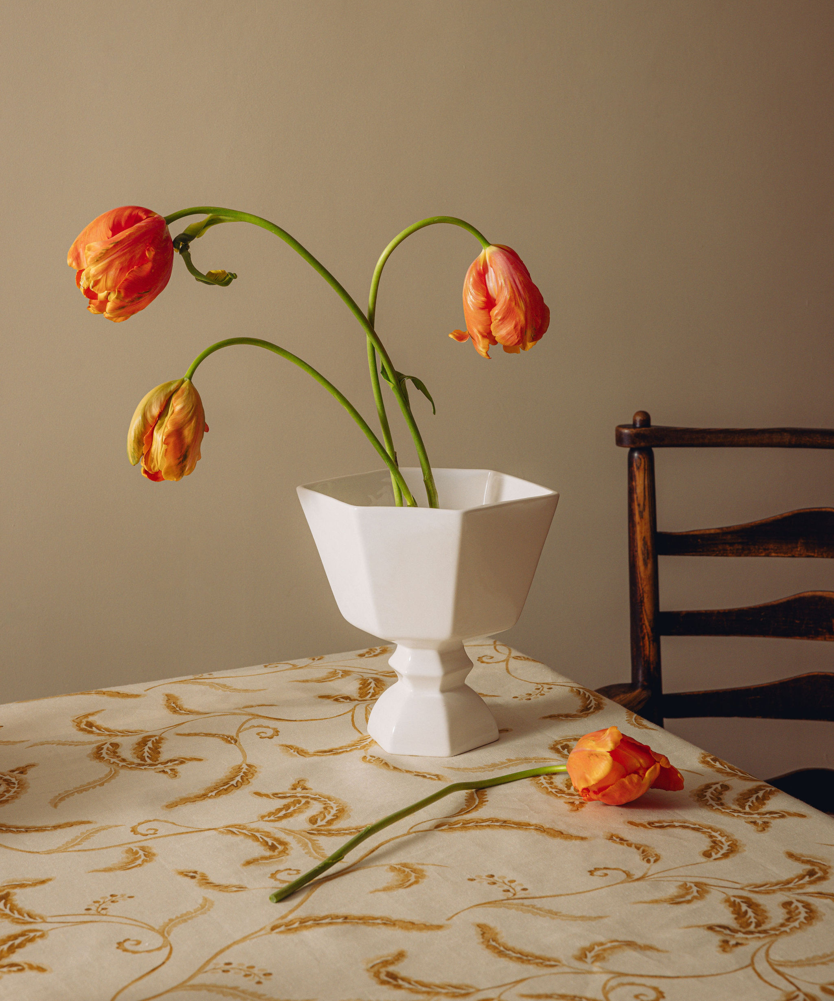 Prairie Linen Rectangular Tablecloth, with Vera Vase