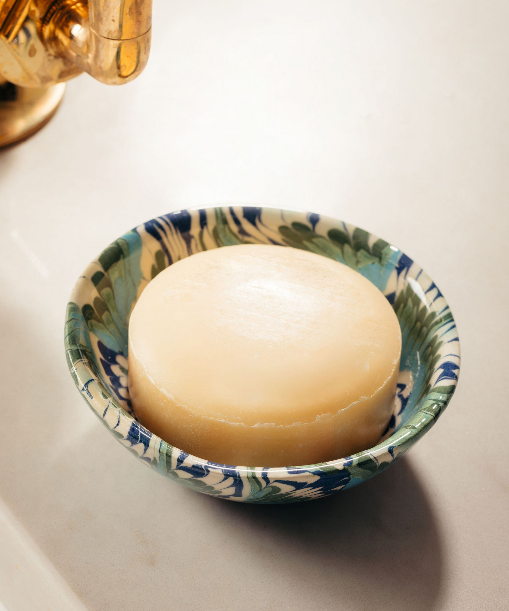 Aptware Marble Ceramic Dish, Lagoon Blue Green, with Bar of Soap