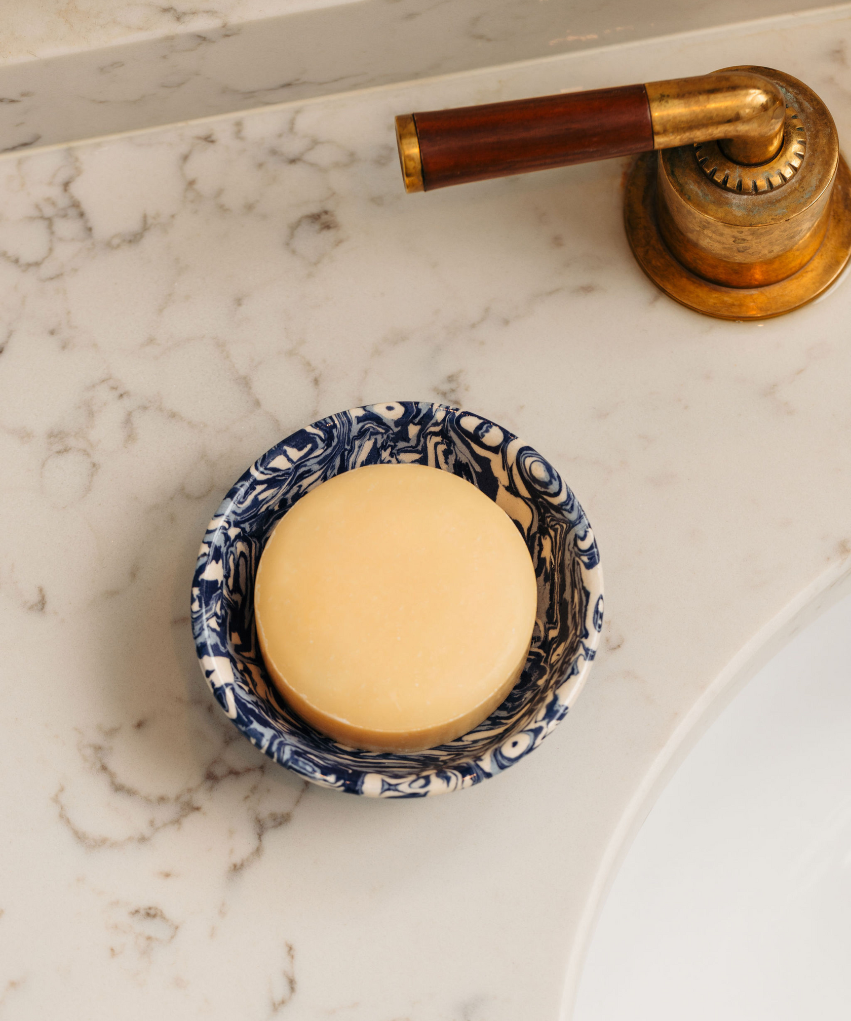 Aptware Marble Ceramic Dish, Blue, with Soap