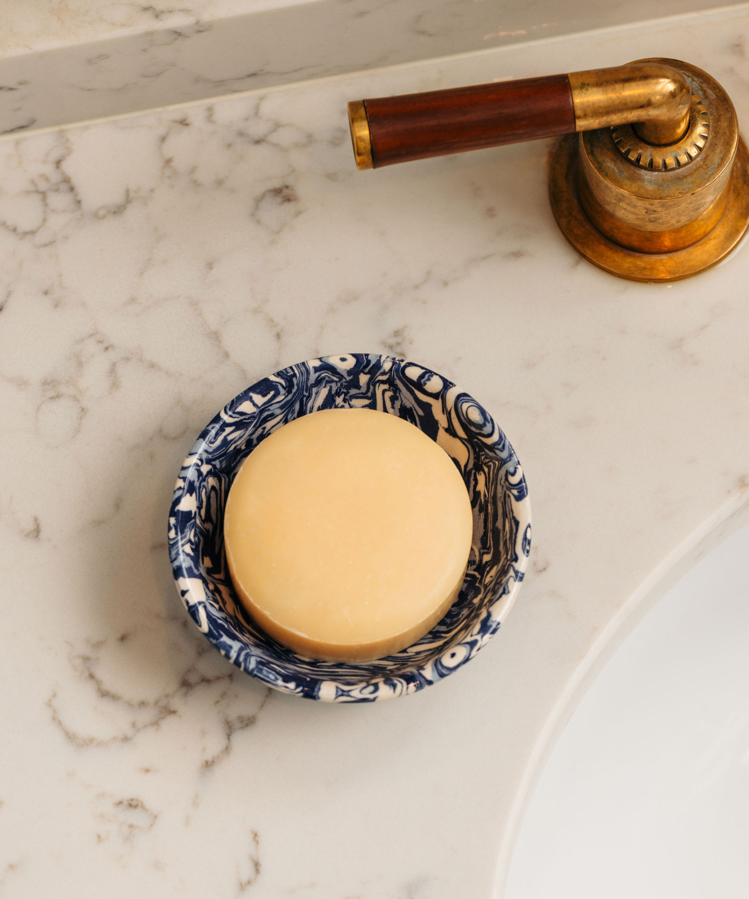 Aptware Marble Ceramic Dish, Blue, with Soap