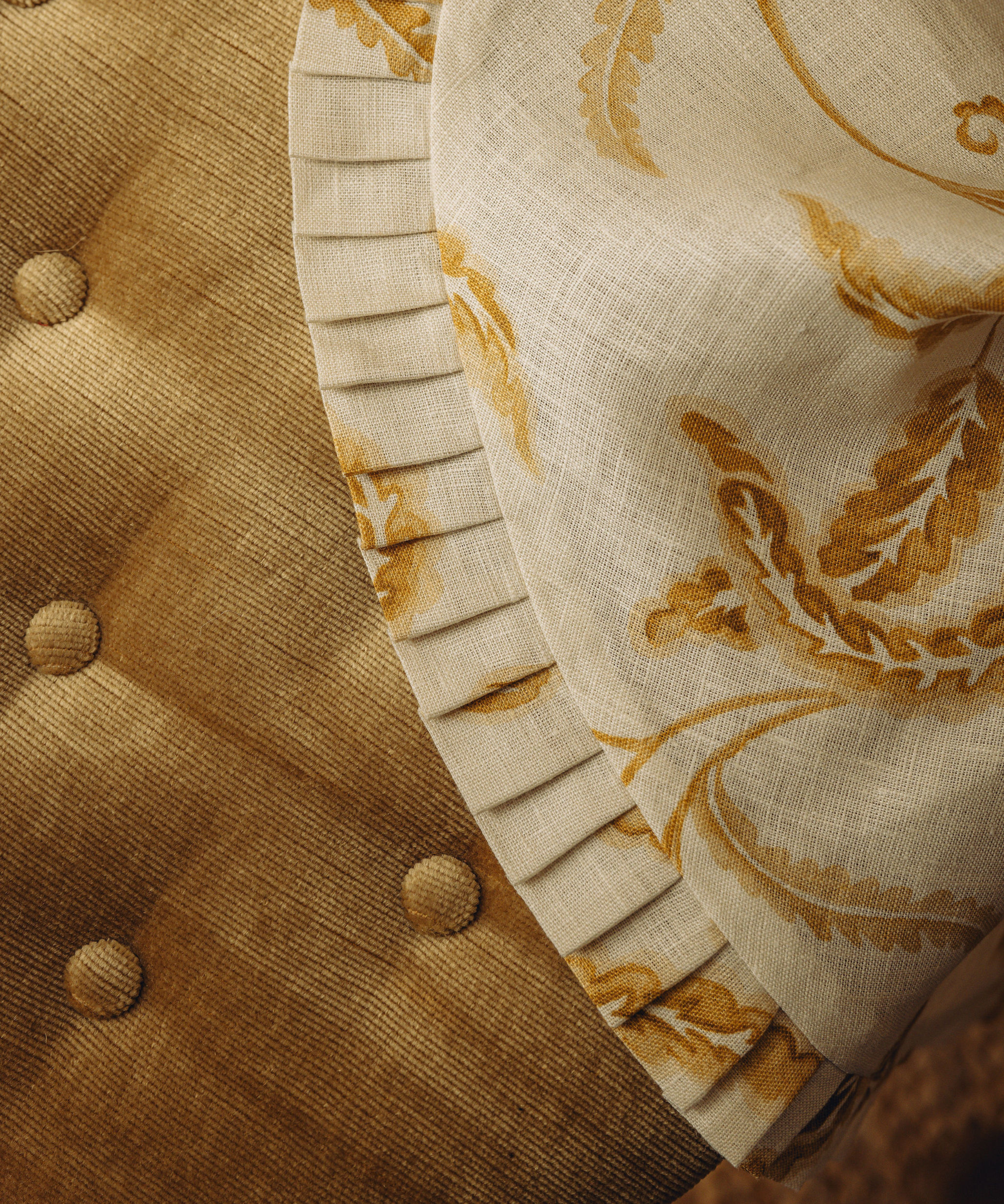 Prairie Linen Round Pleated Tablecloth, Lifestyle