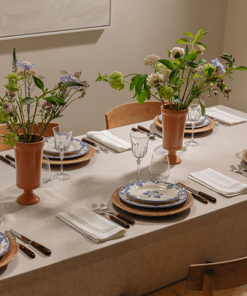 Eleanor Dinner Plate, Blue with the Ceramic Urn Vase