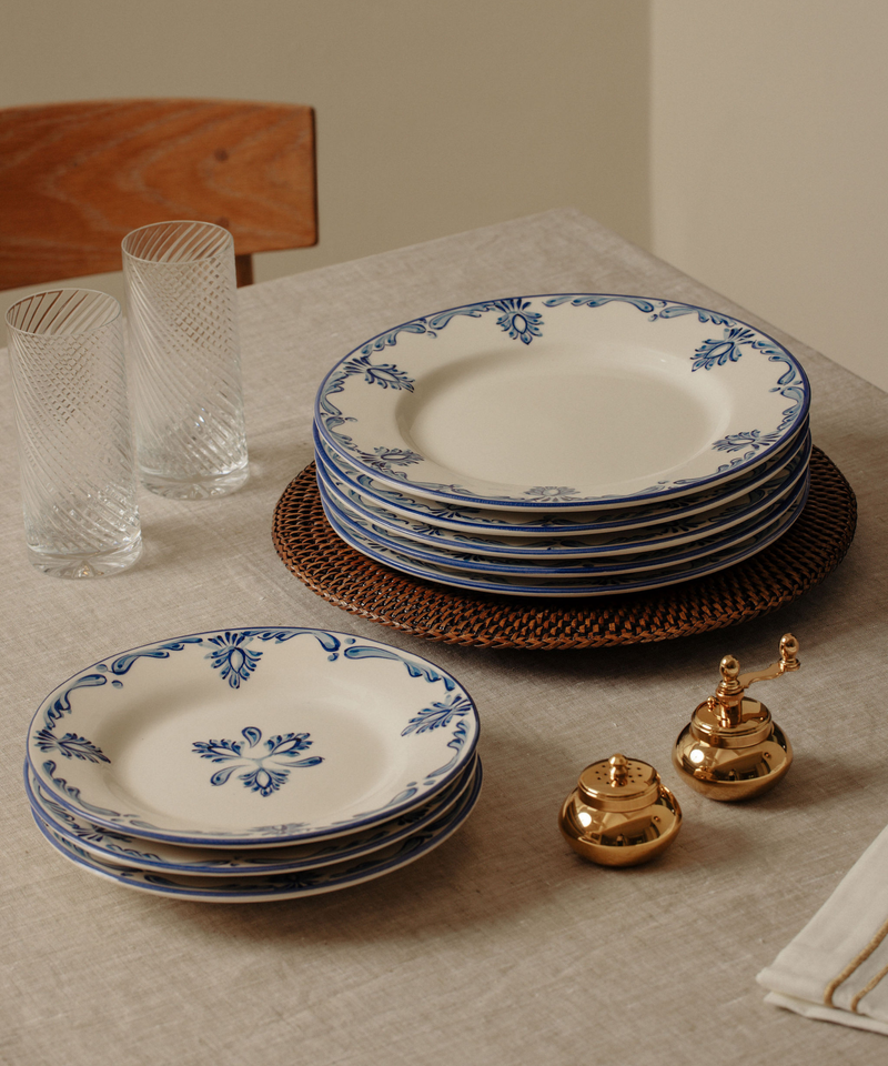 Eleanor Dinner Plate, Blue with the Julia Twisted Cut Highball Glasses