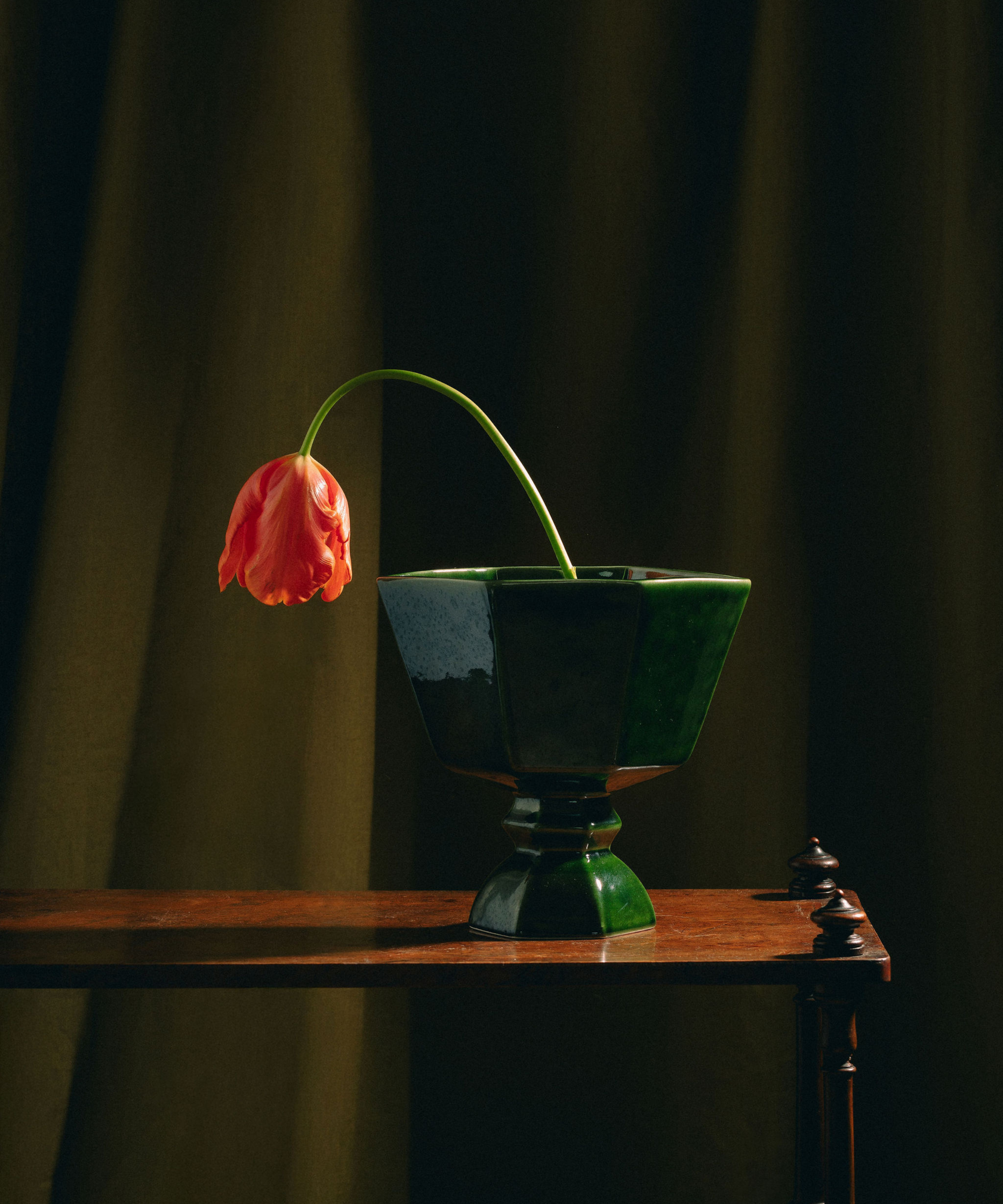 Vera Urn, Green, Lifestyle