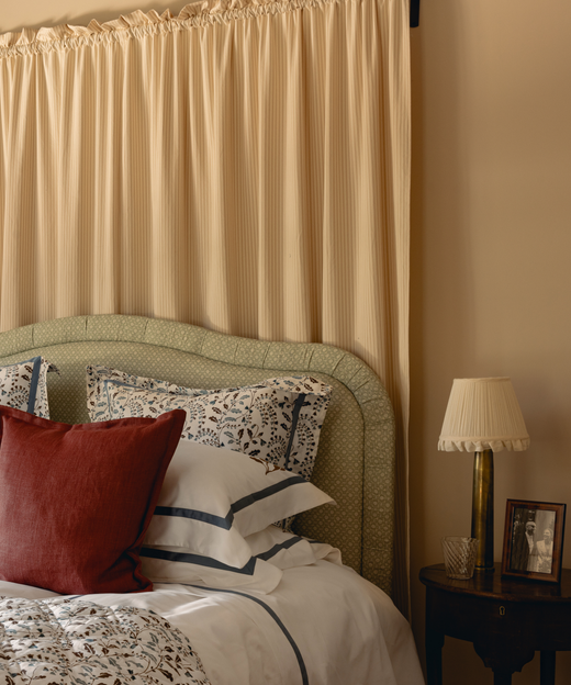 Oneta Top Sheet, with Bedspread and Rosalyn Cushion