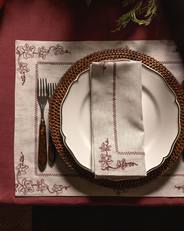 Pair of Ivy Linen Napkins, Burgundy