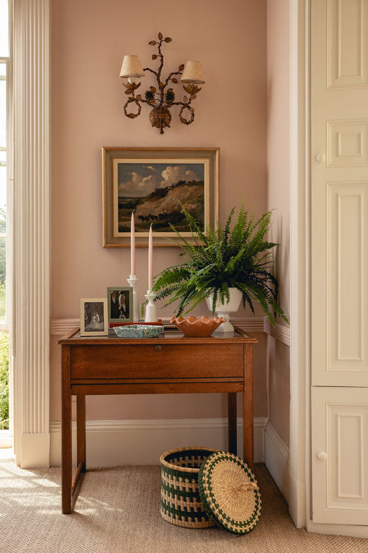 Vera Urn, White