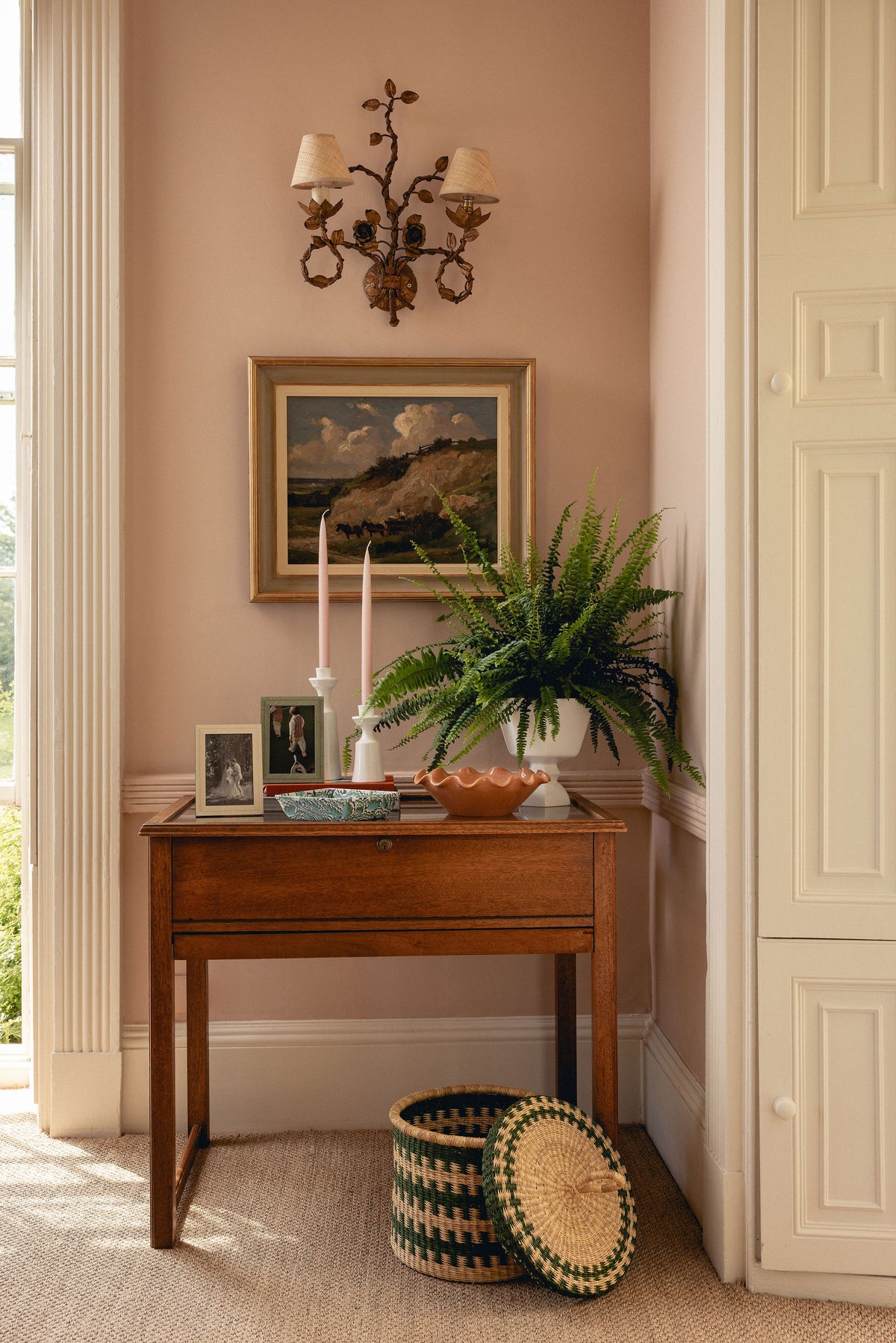 Vera Urn, White